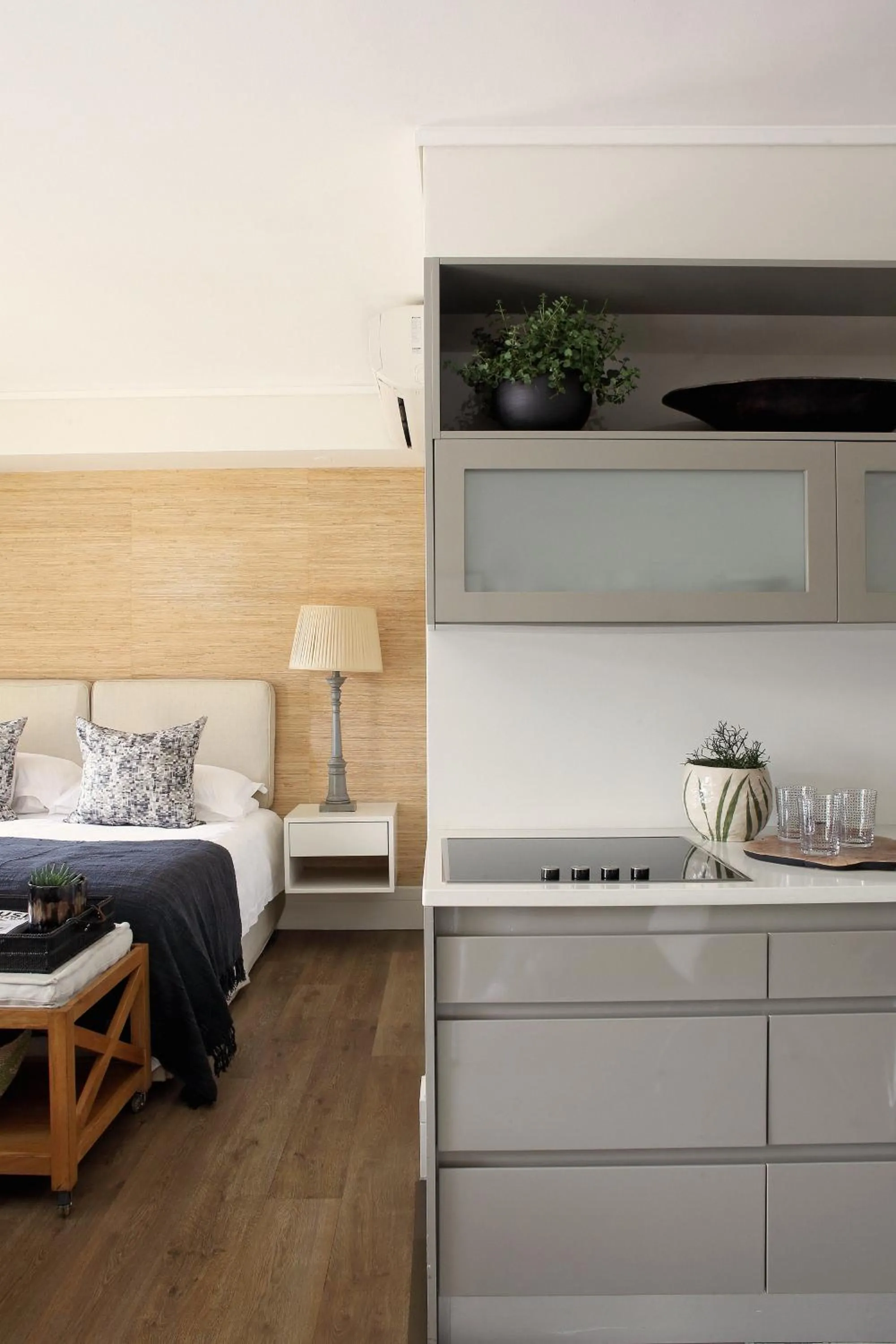 Kitchen or kitchenette in Asilia Suites Knysna Waterfront