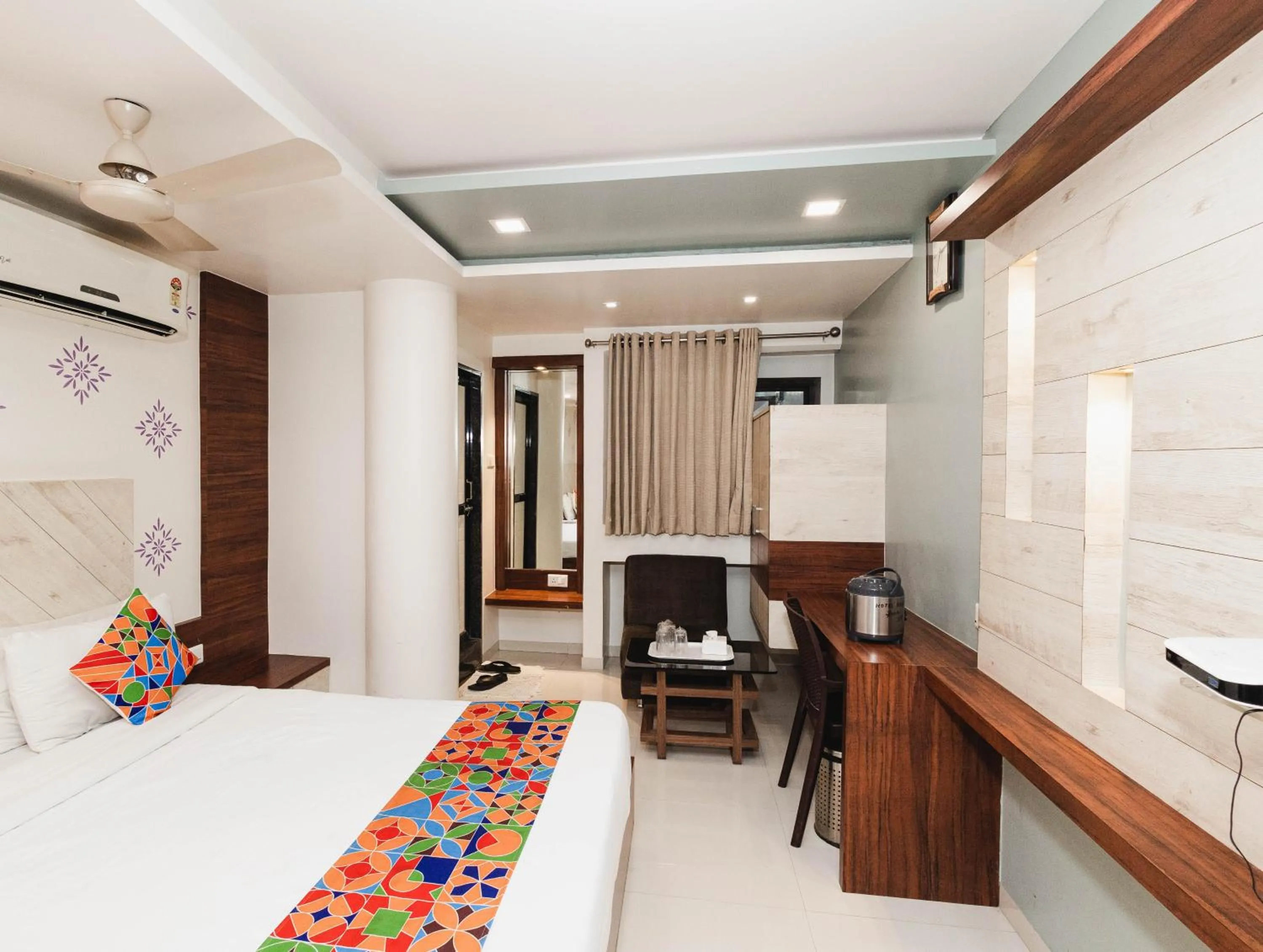 Bed in Hotel Amber Railway station