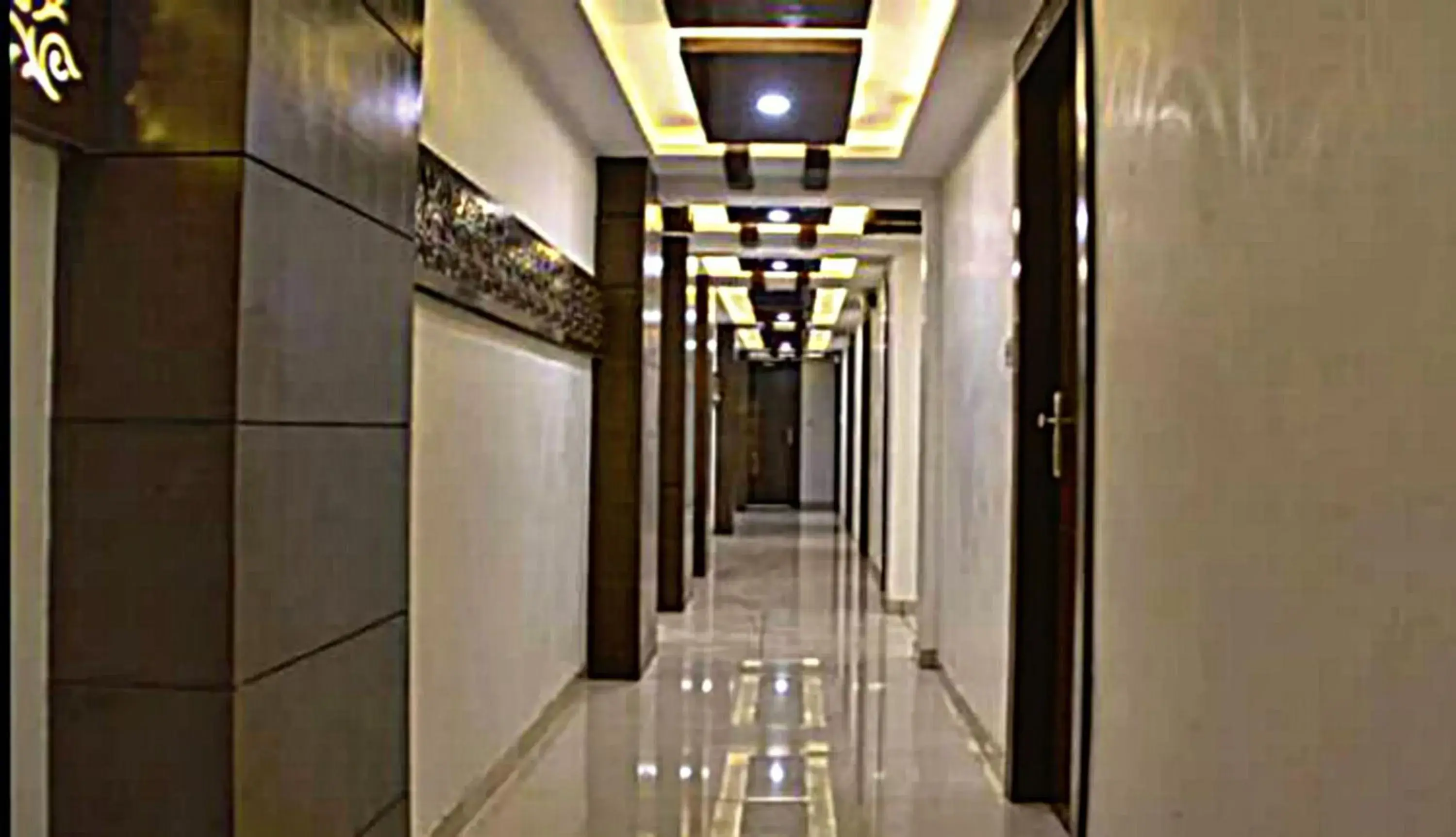 Lobby or reception in Hotel Amber Railway station Lobby or reception in Hotel Amber Railway station