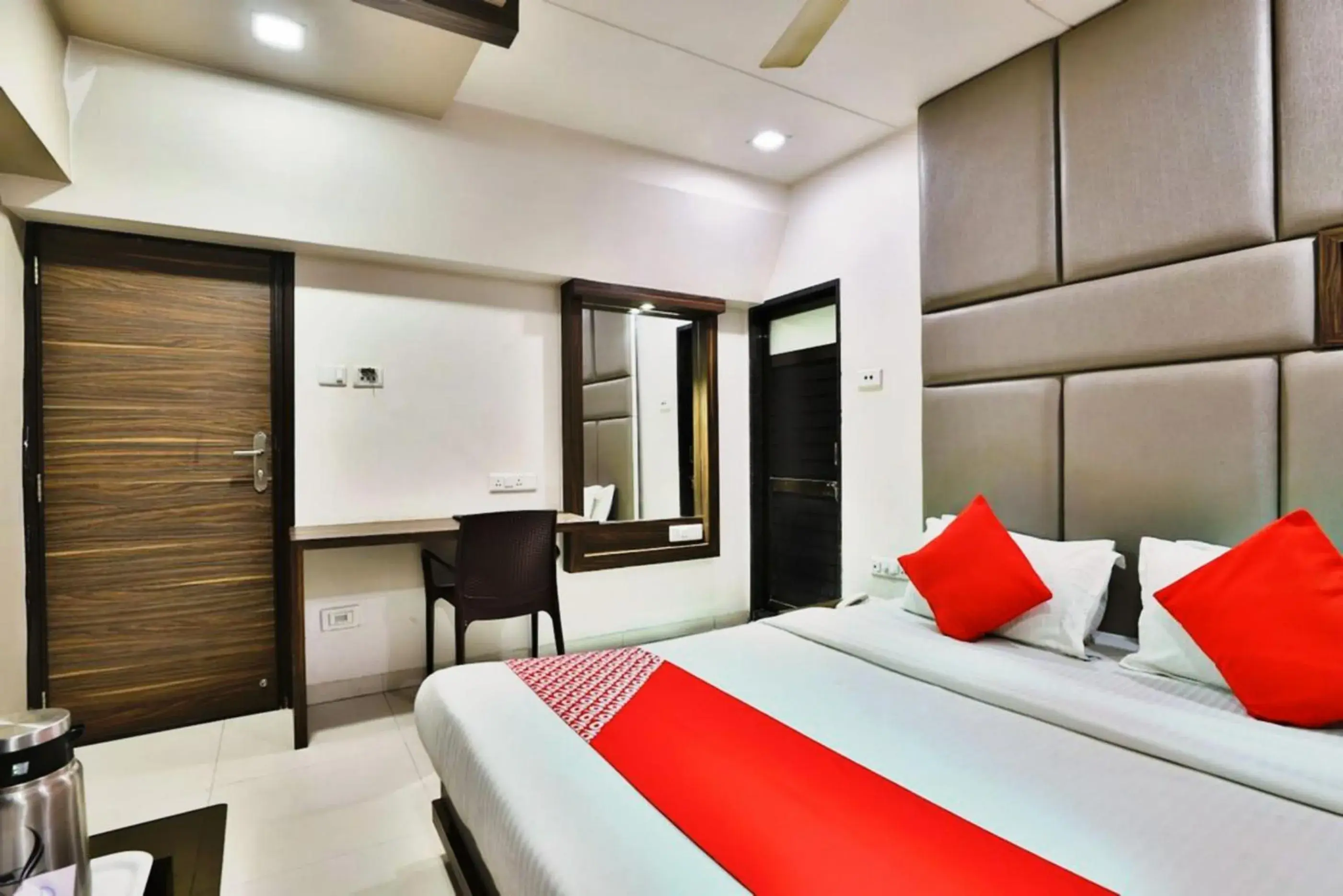 Photo of the whole room, Bed in Hotel Amber Railway station Photo of the whole room, Bed in Hotel Amber Railway station