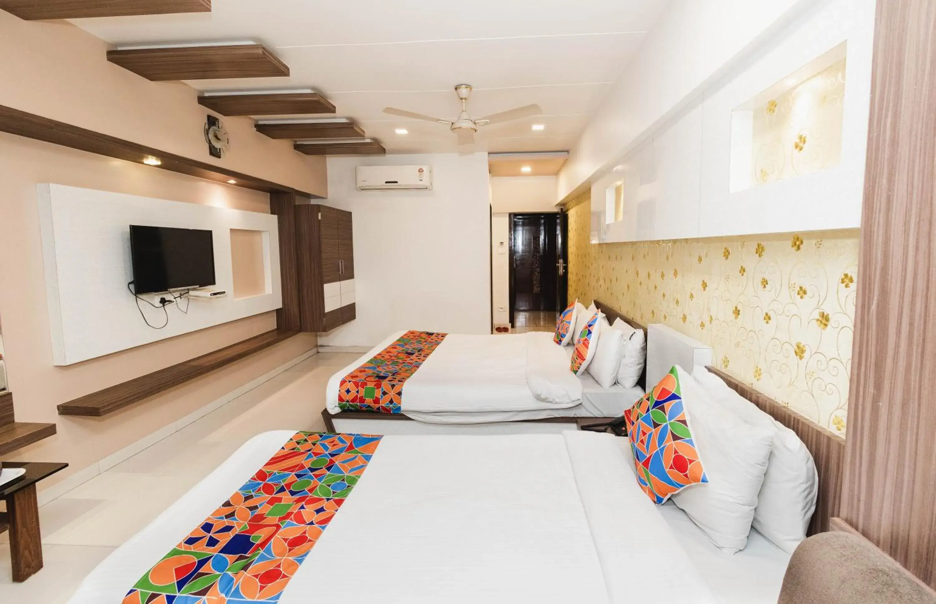 Bedroom, Bed in Hotel Amber Railway station Bedroom, Bed in Hotel Amber Railway station