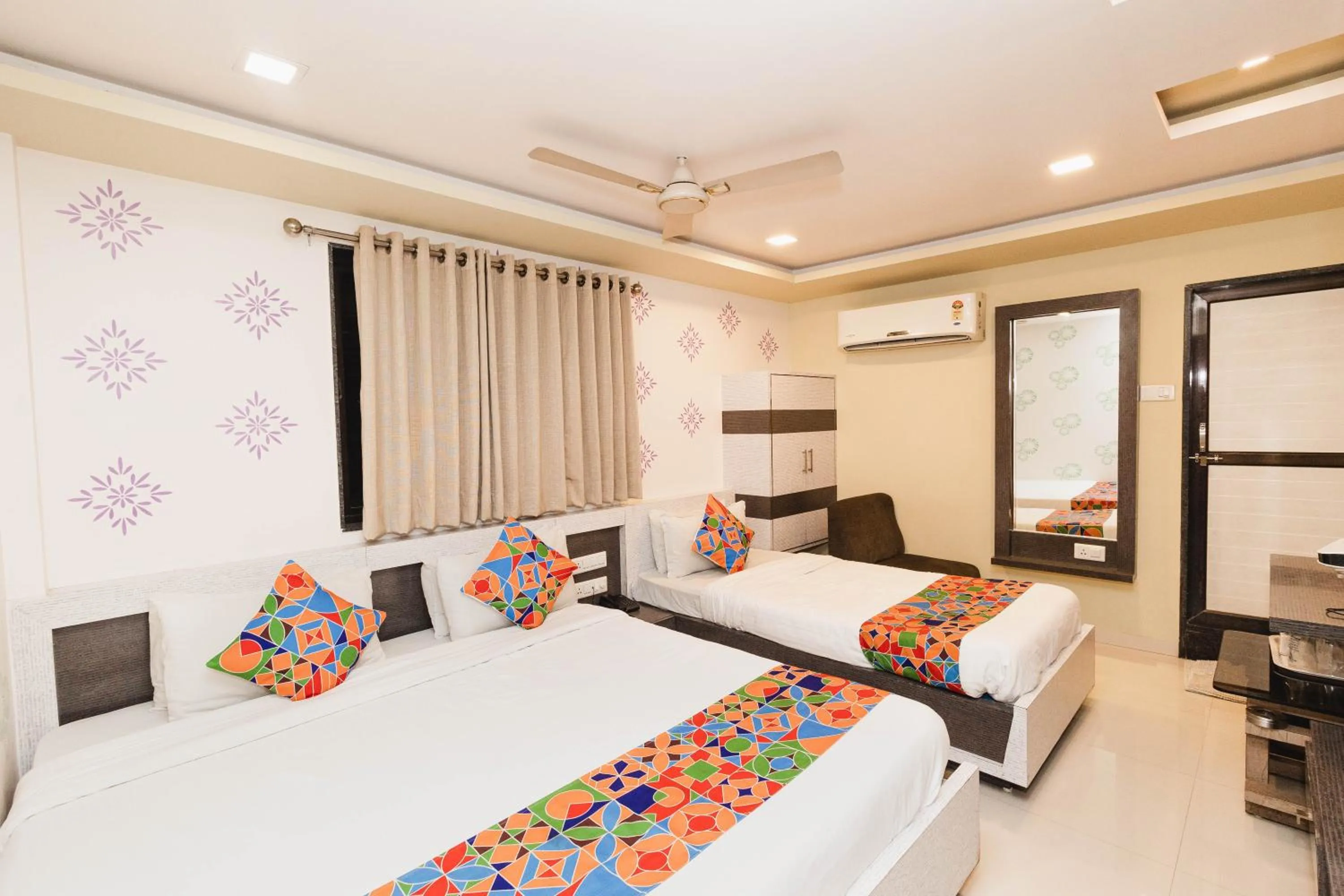 Bed in Hotel Amber Railway station