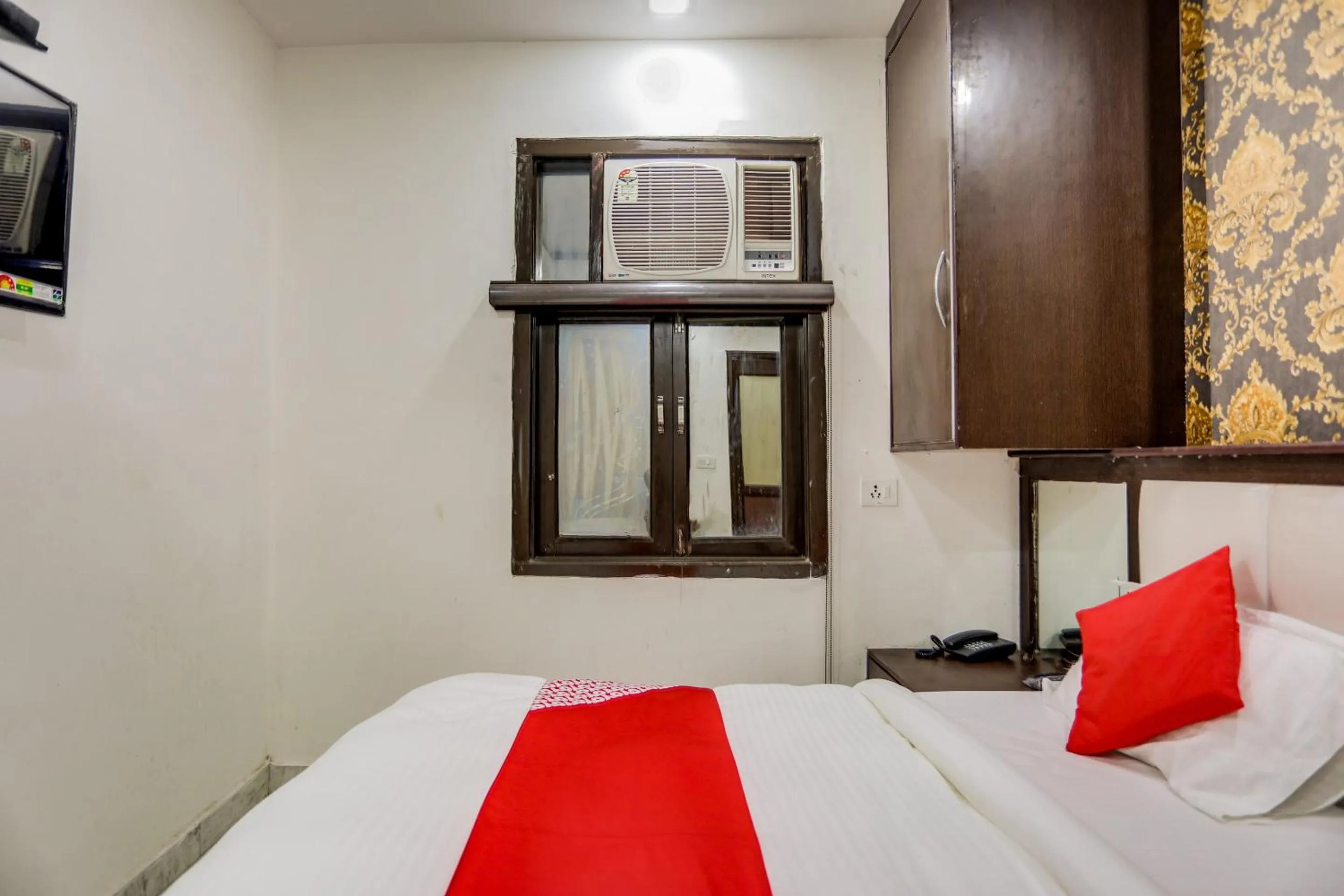 Bedroom, Bed in Hotel O Anshun Residency Near Mk Cinemas Rohini