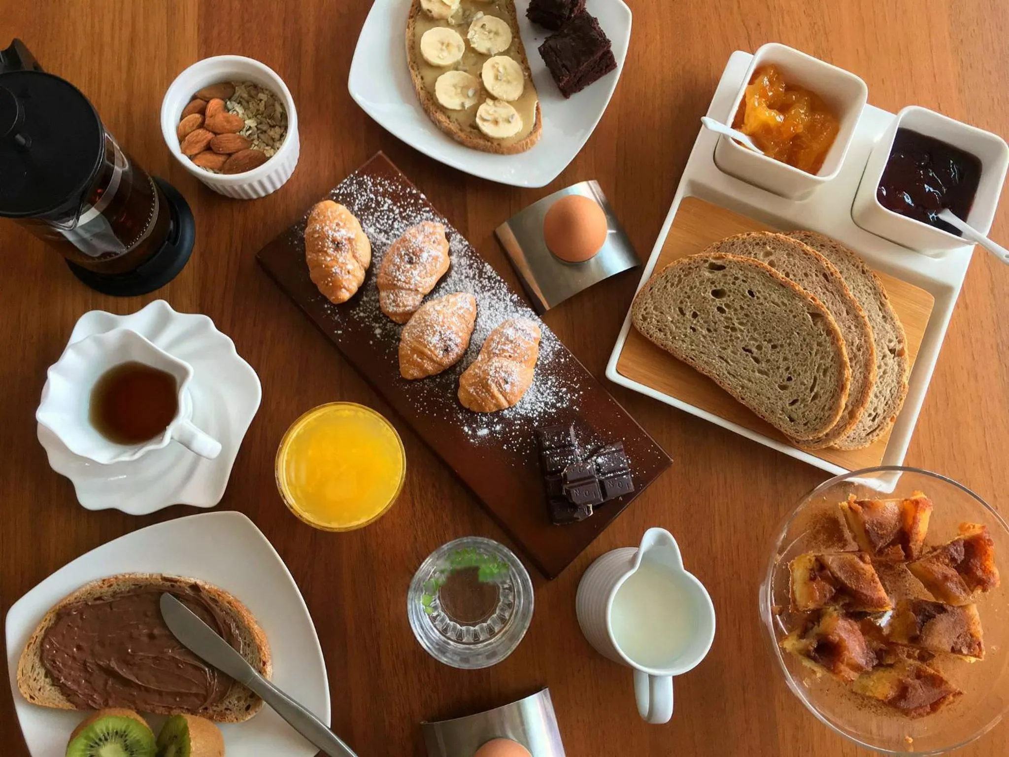 Communal lounge/ TV room in Alexakis Hotel & Spa