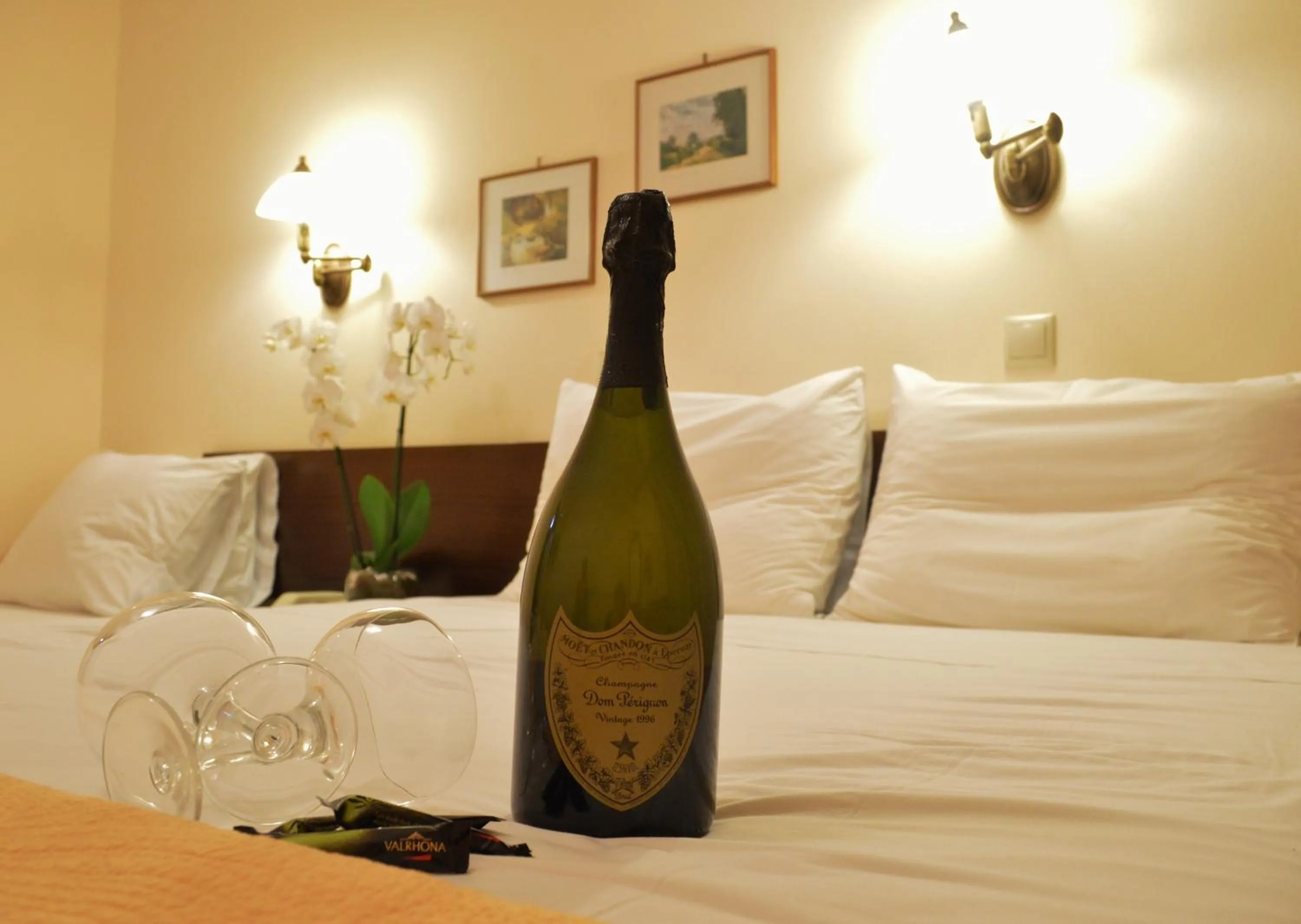 Photo of the whole room, Bed in Alexakis Hotel & Spa