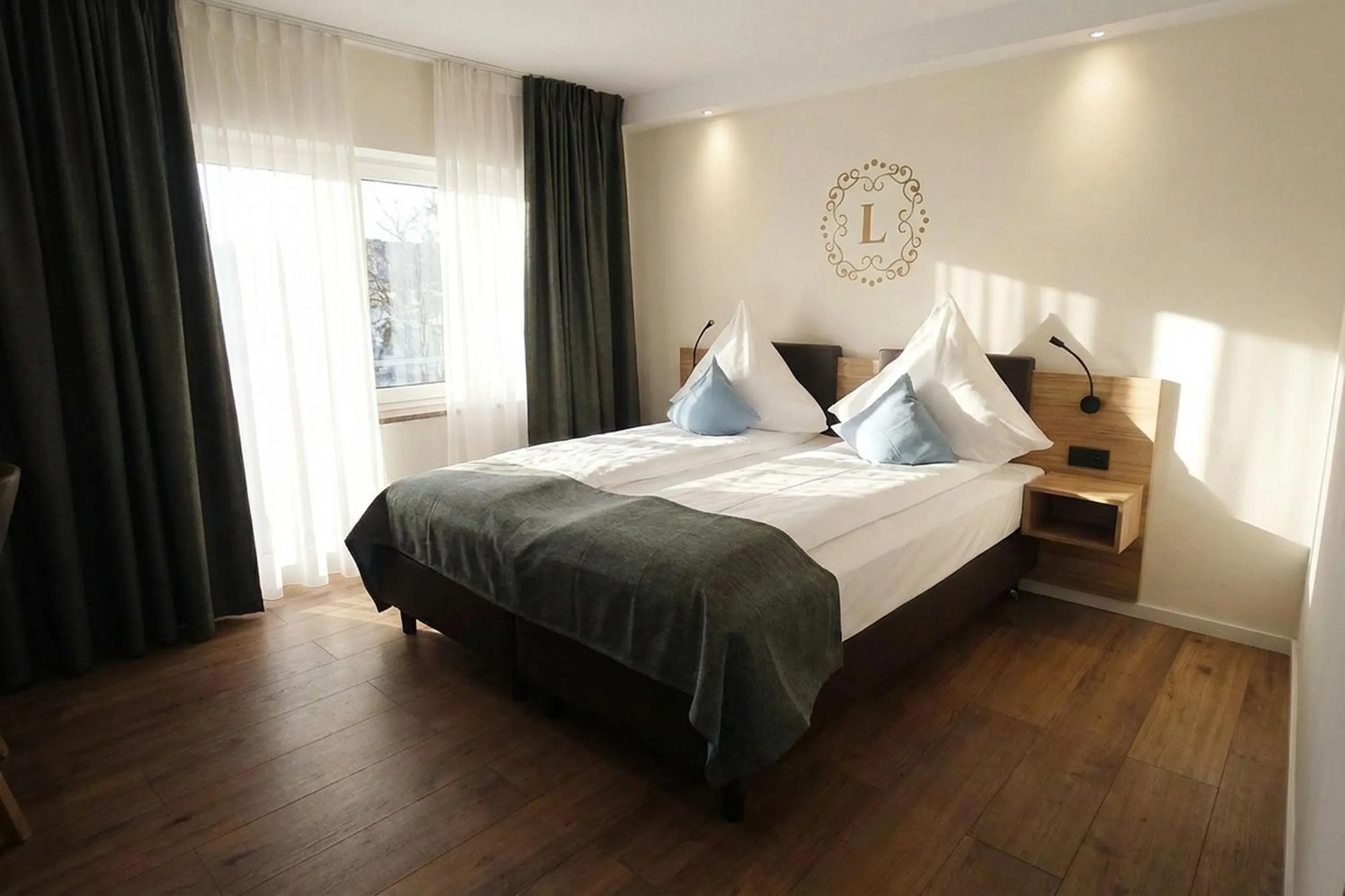 Photo of the whole room, Bed in Landgasthof zur Burg Grenzau