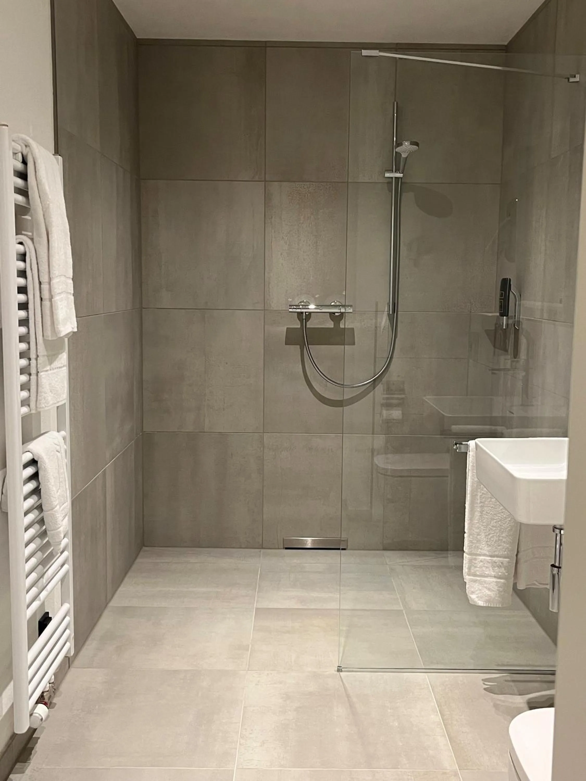 Bathroom in Landgasthof zur Burg Grenzau