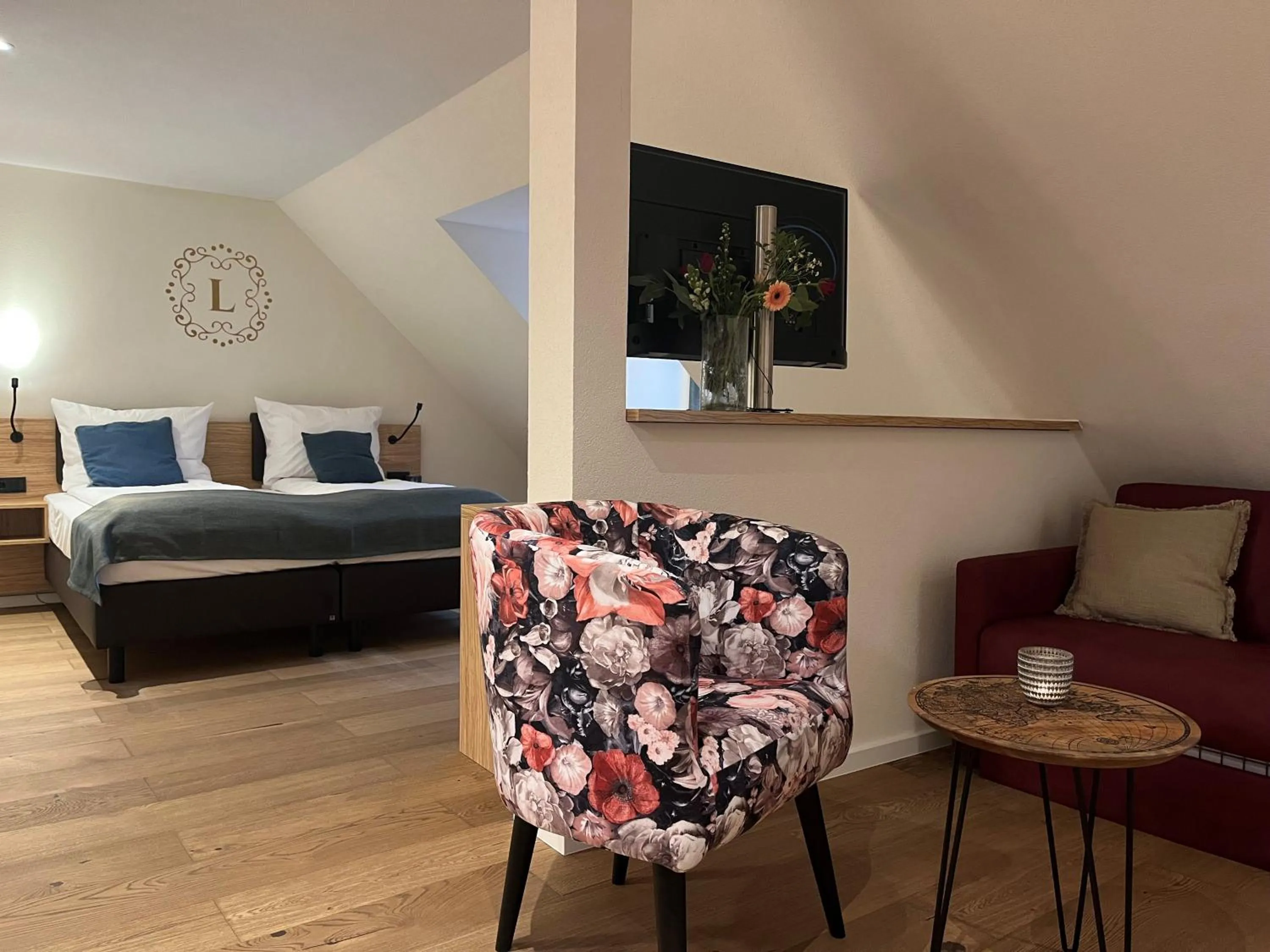 Photo of the whole room, Bed in Landgasthof zur Burg Grenzau