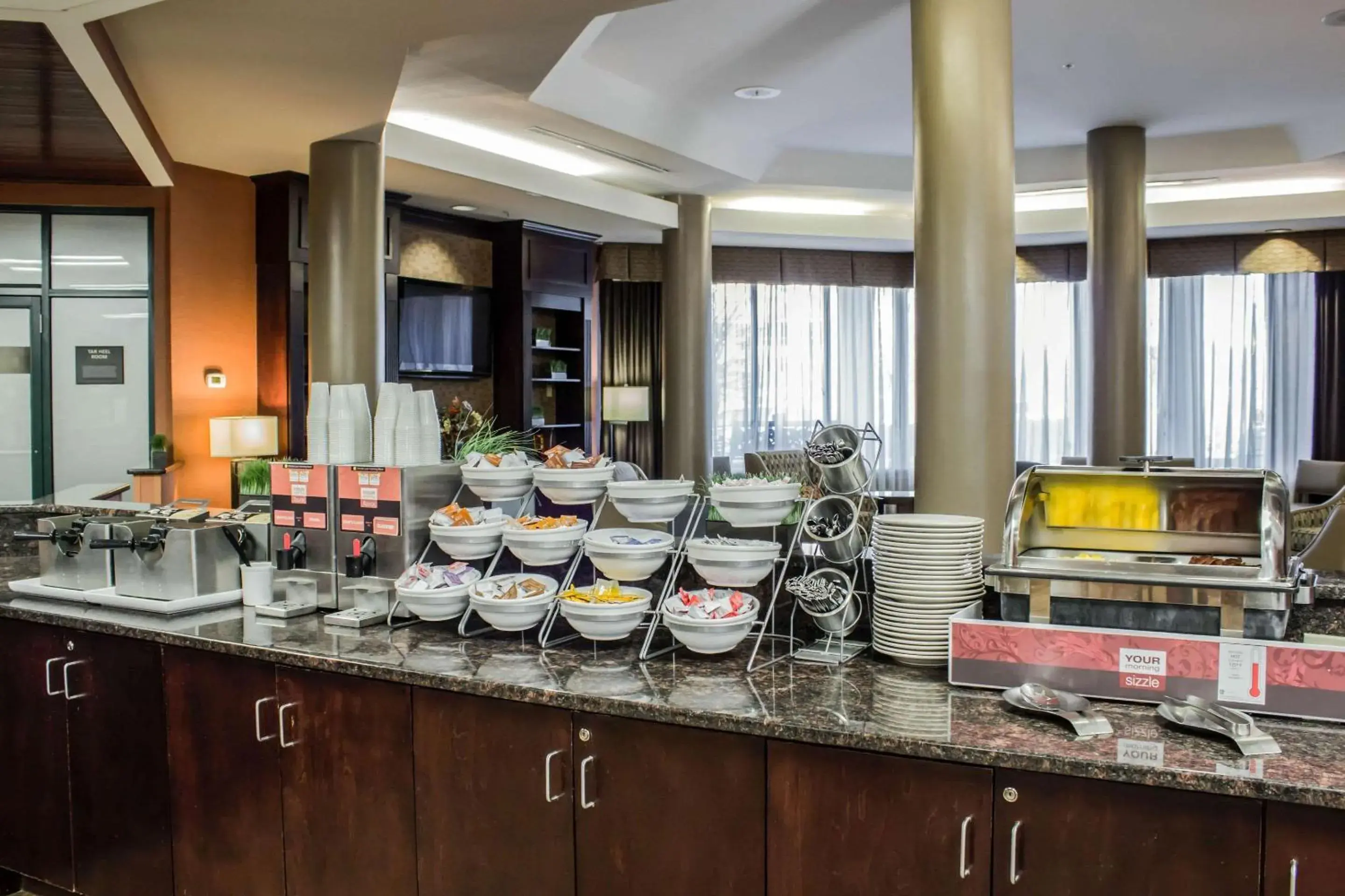Restaurant/places to eat in Comfort Suites Raleigh Durham Airport/Rtp
