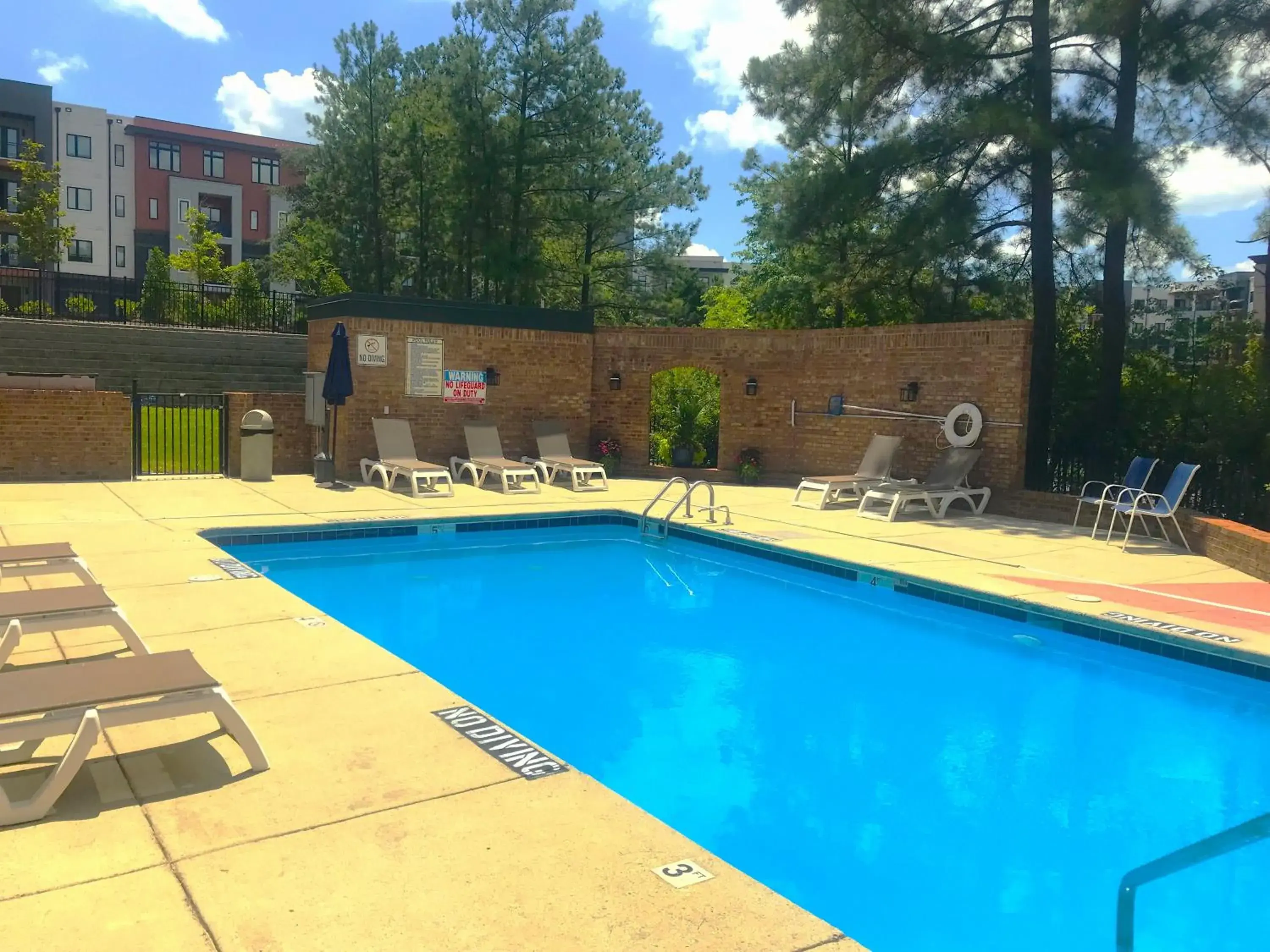 Swimming Pool in Comfort Suites Raleigh Durham Airport/Rtp