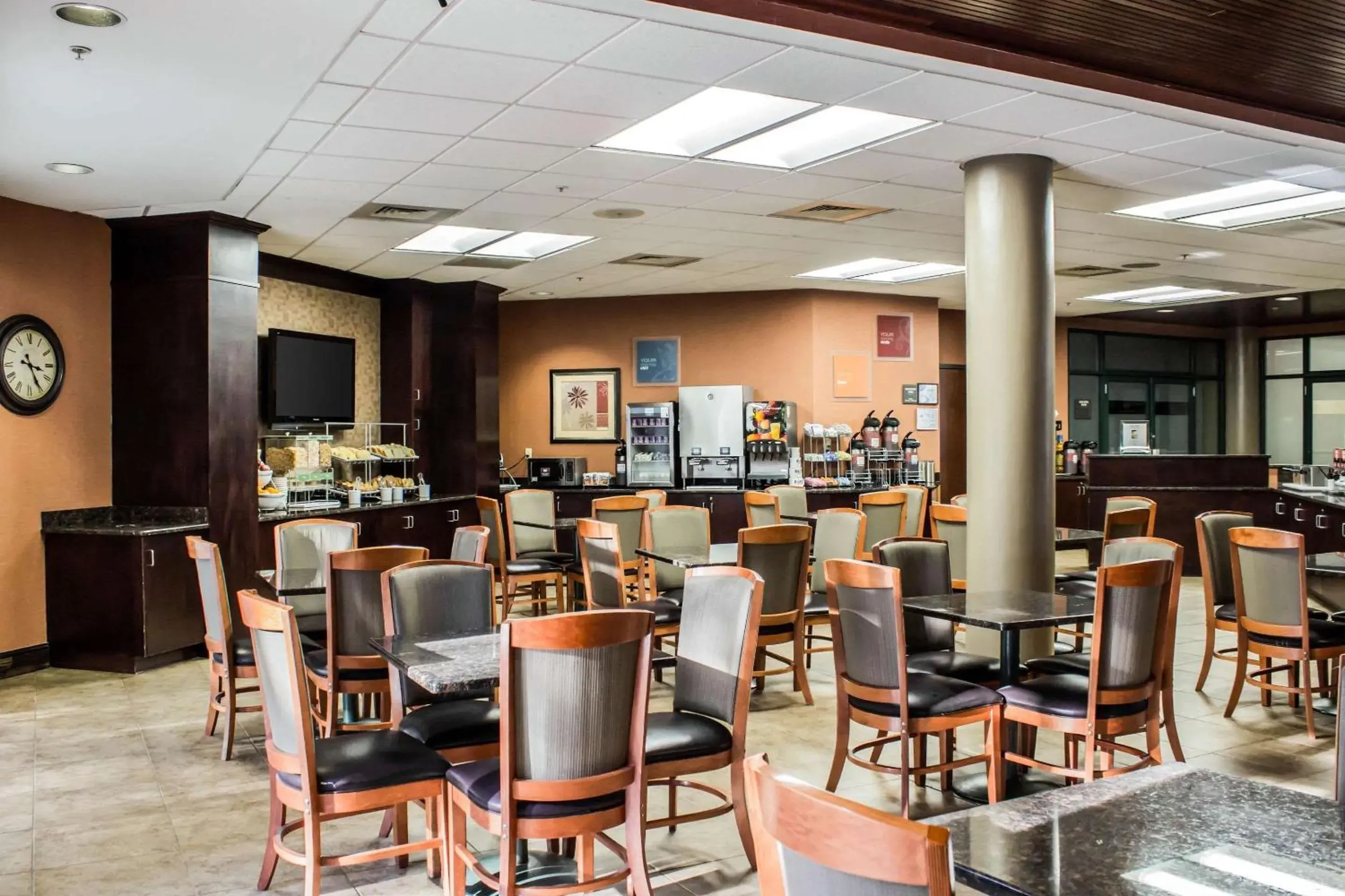 Restaurant/Places to Eat in Comfort Suites Raleigh Durham Airport/Rtp