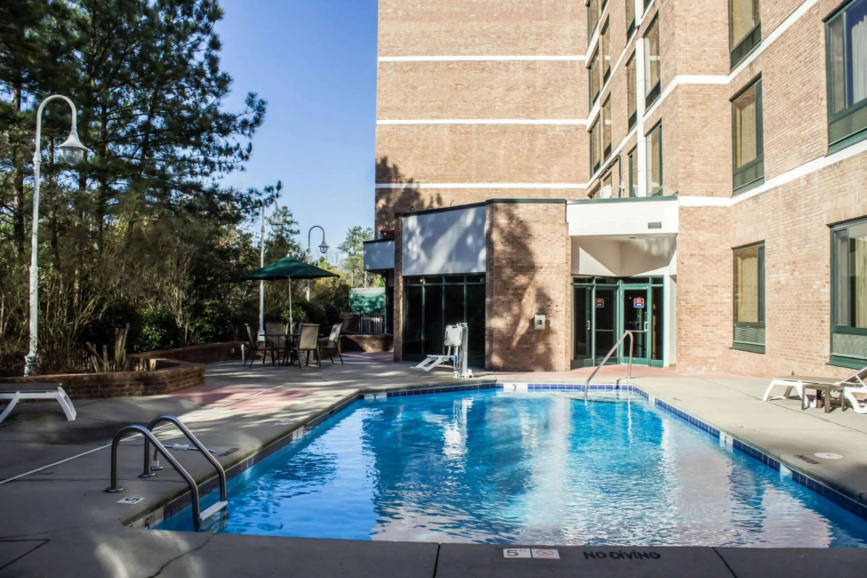 Swimming Pool in Comfort Suites Raleigh Durham Airport/Rtp