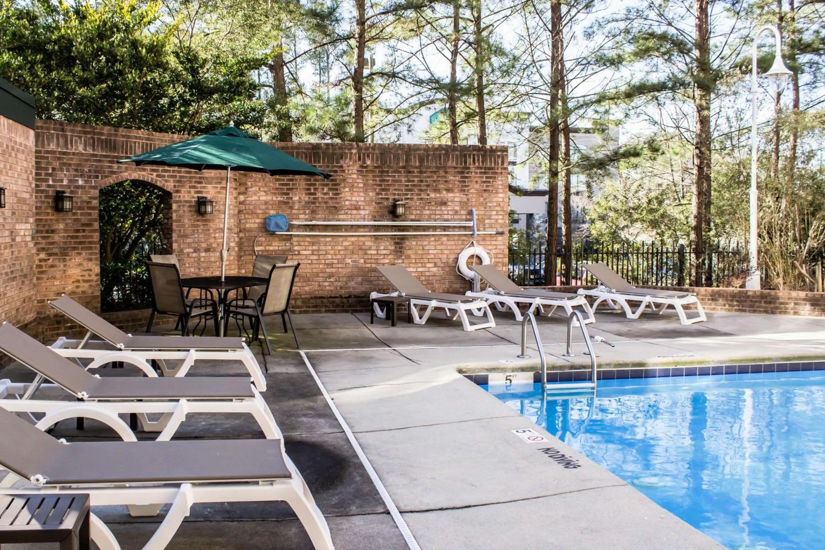 Swimming Pool in Comfort Suites Raleigh Durham Airport/Rtp