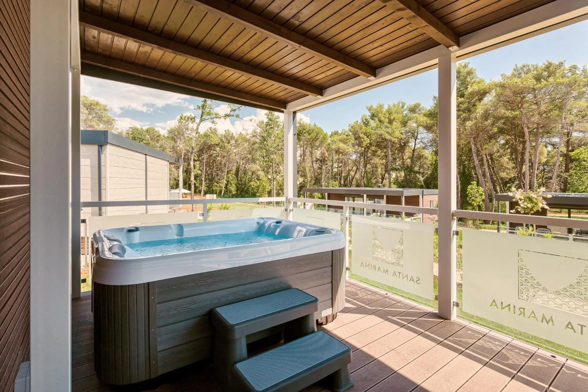 Hot Tub in Premium Camping Homes Santa Marina, Lanterna