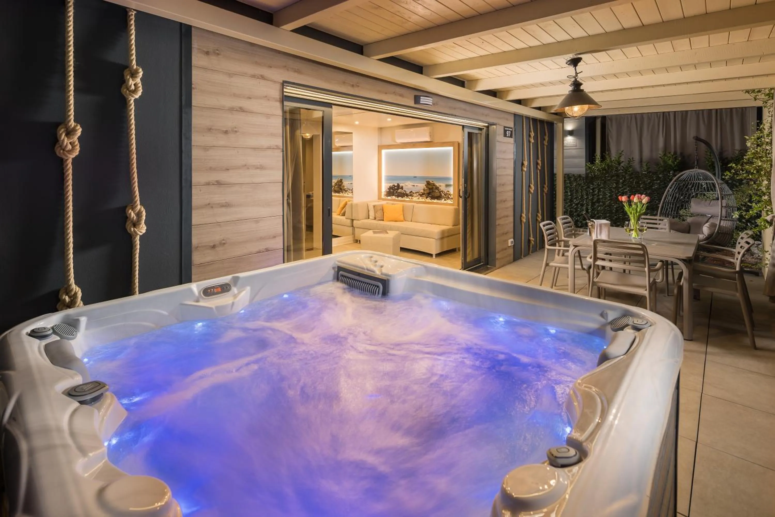 Hot Tub in Premium Camping Homes Santa Marina, Lanterna