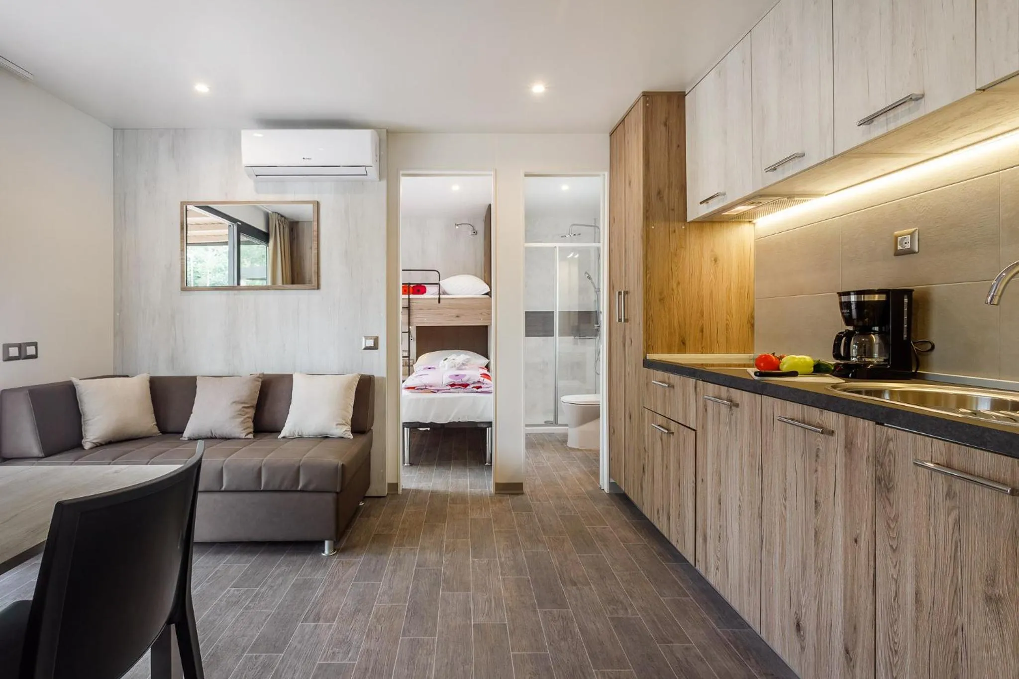 Kitchen or kitchenette, Bed in Premium Camping Homes Santa Marina, Lanterna