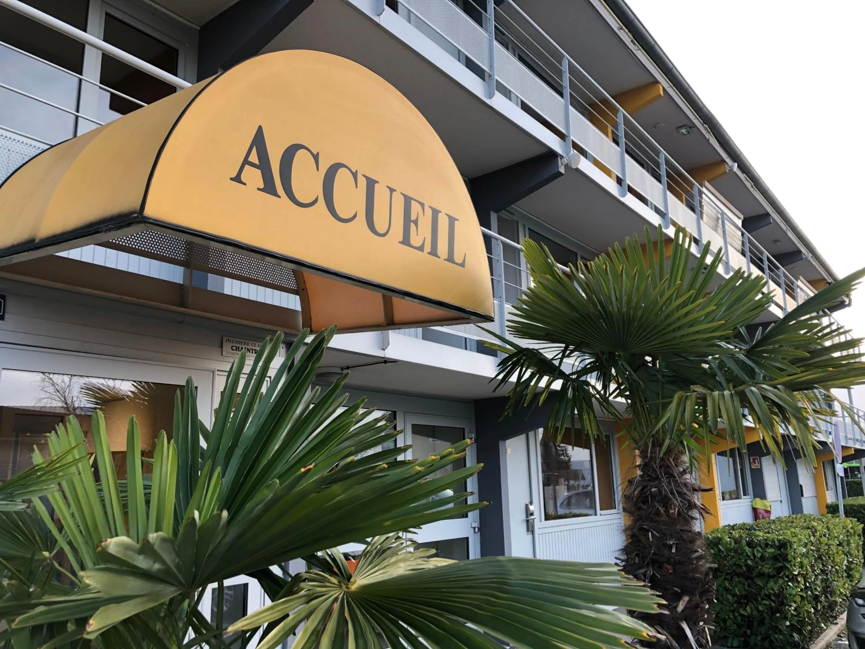 Property building in Première Classe Mâcon Sud