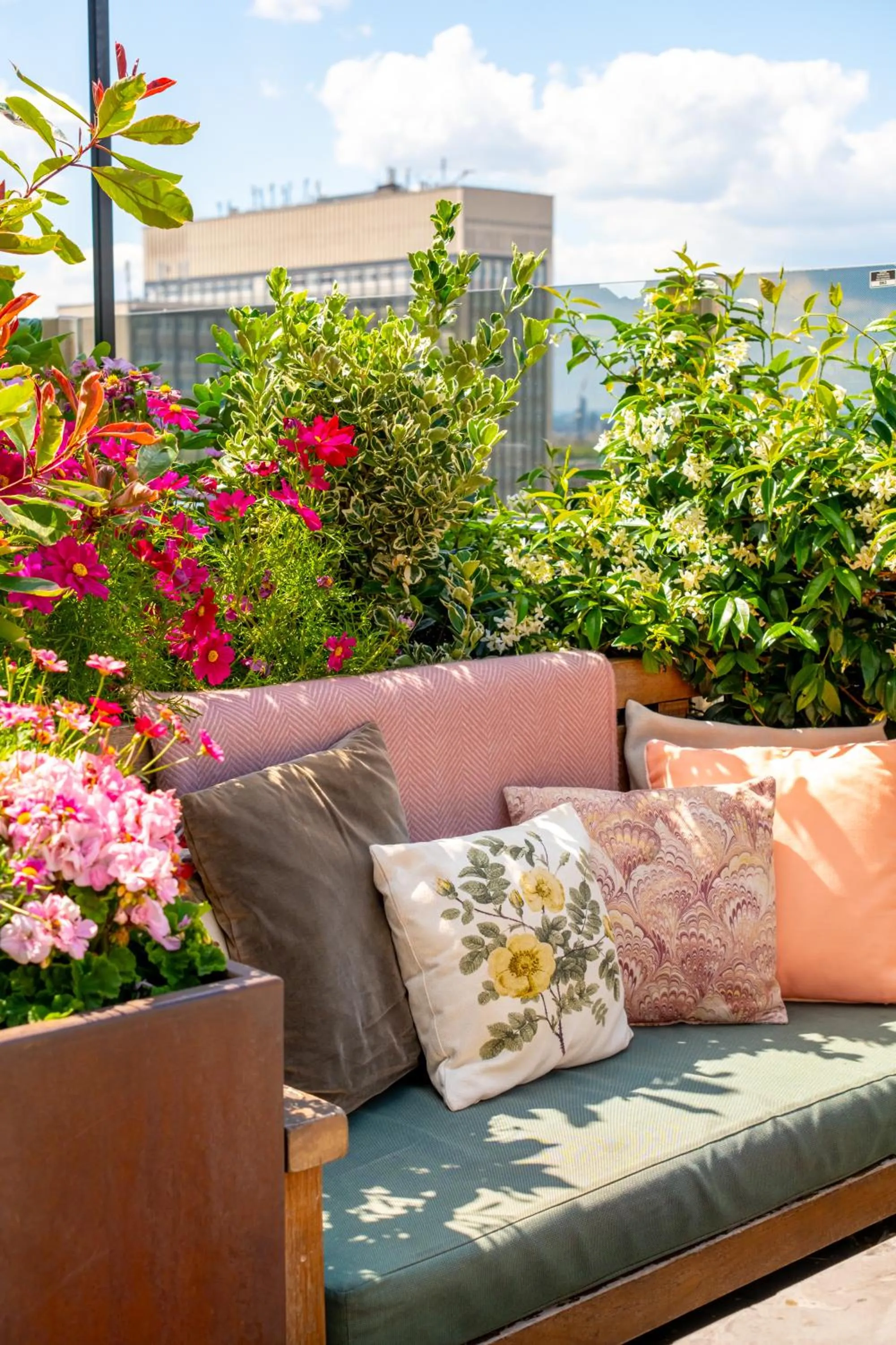 Balcony/Terrace in Treehouse Hotel London