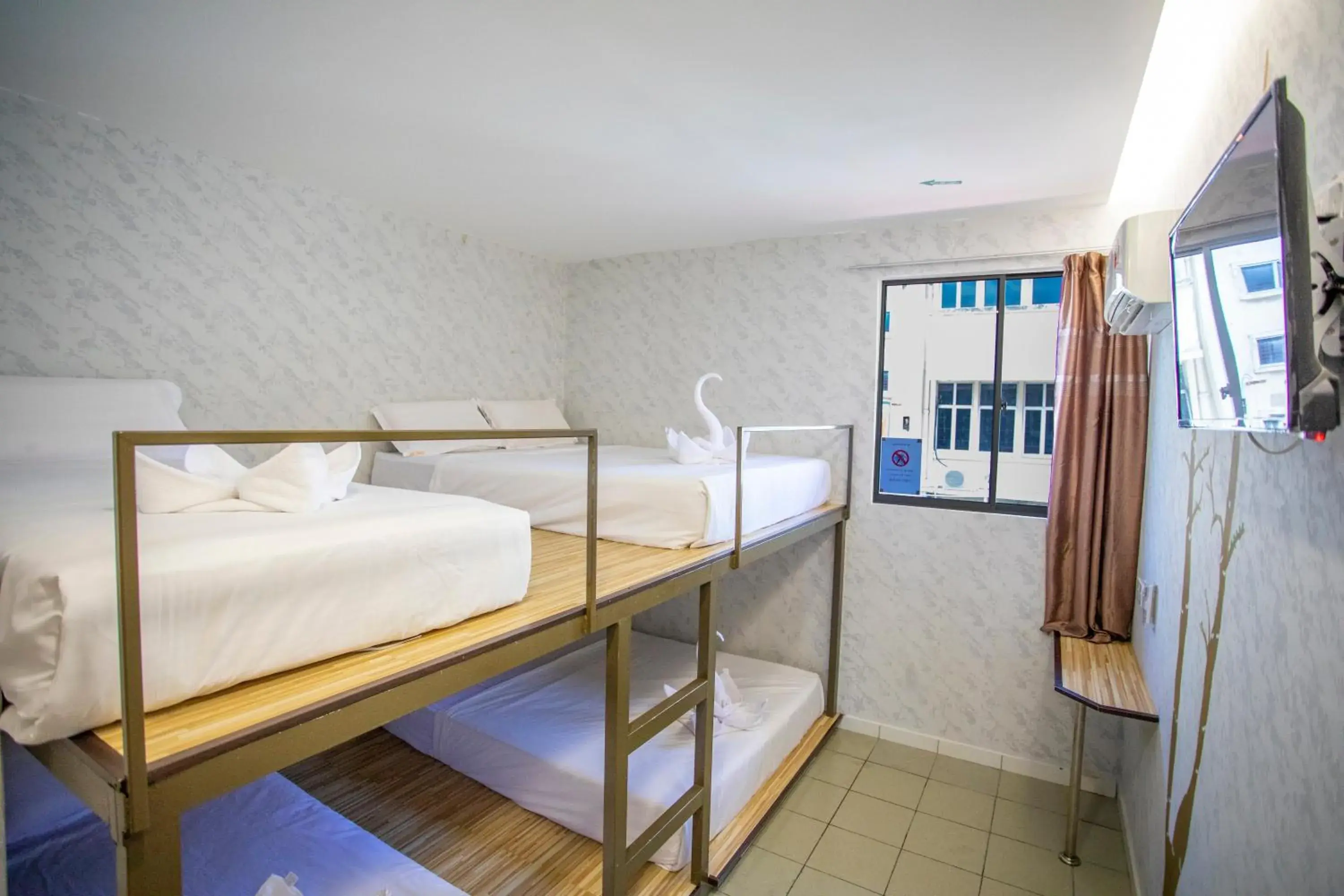 Family Room with Private Bathroom in Lazy Cat Home At Gaya Street Family Room with Private Bathroom in Lazy Cat Home At Gaya Street