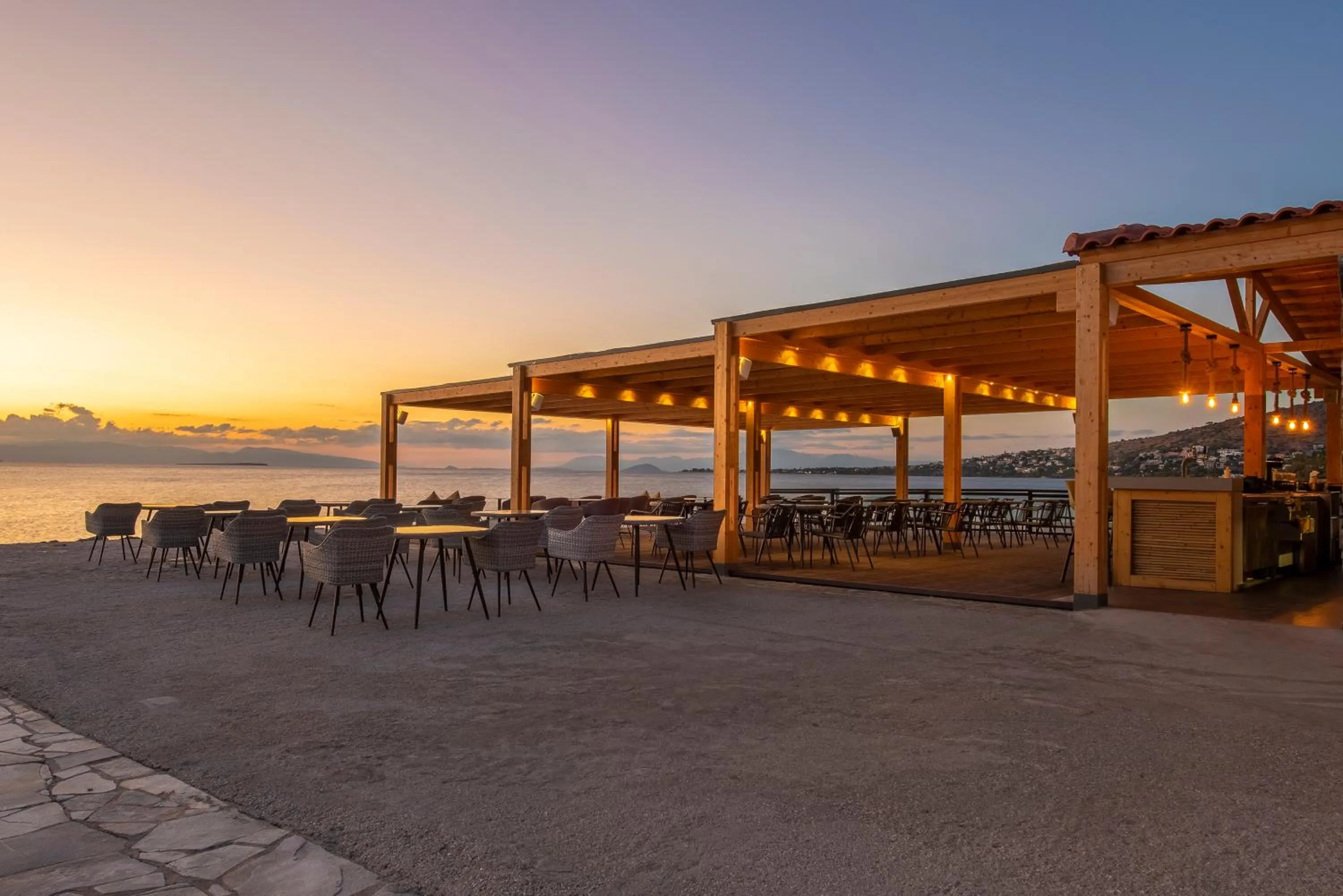 Lounge or bar in LaLiBay Resort & Spa - Adults Only