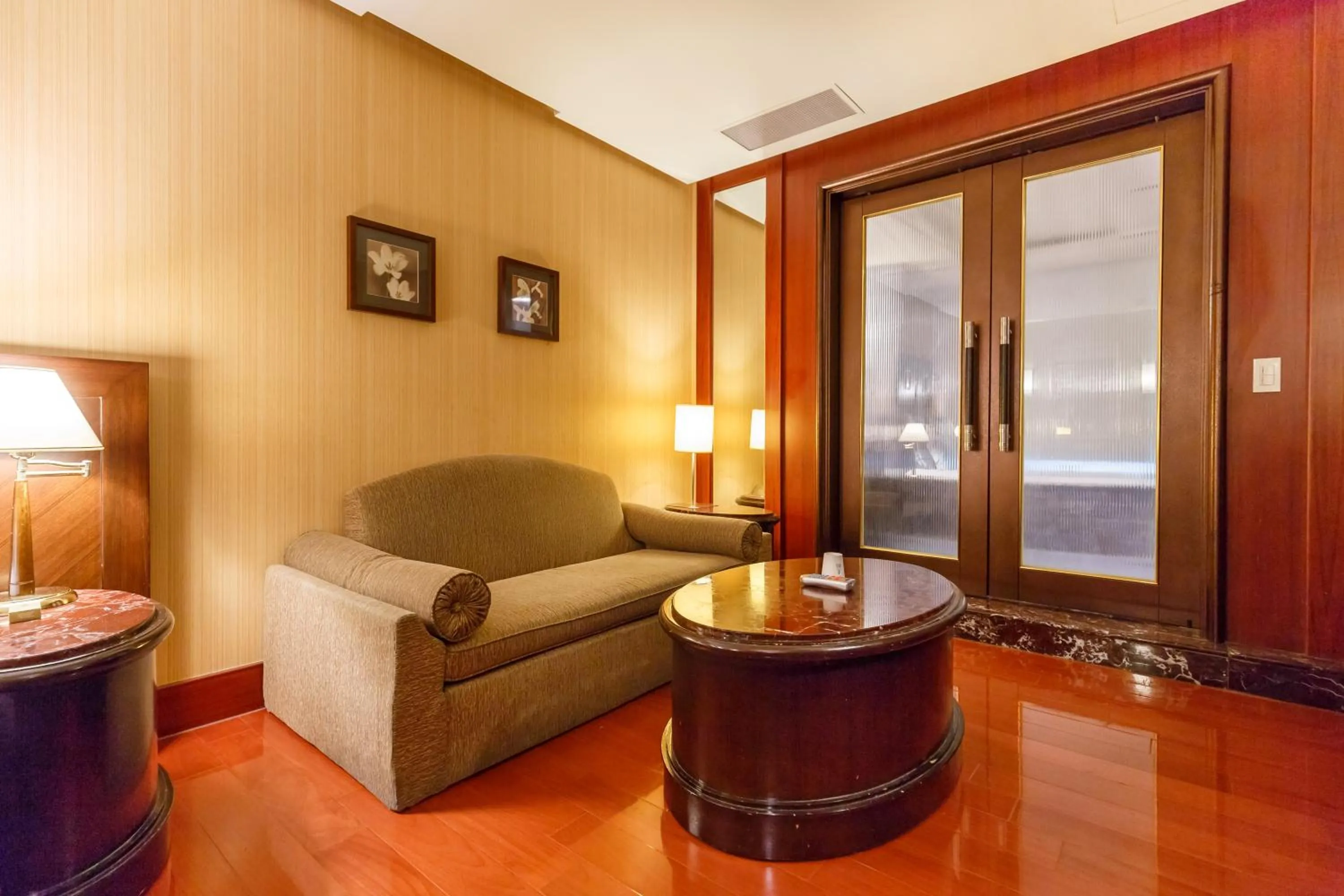 Living room in Love Tree Motel
