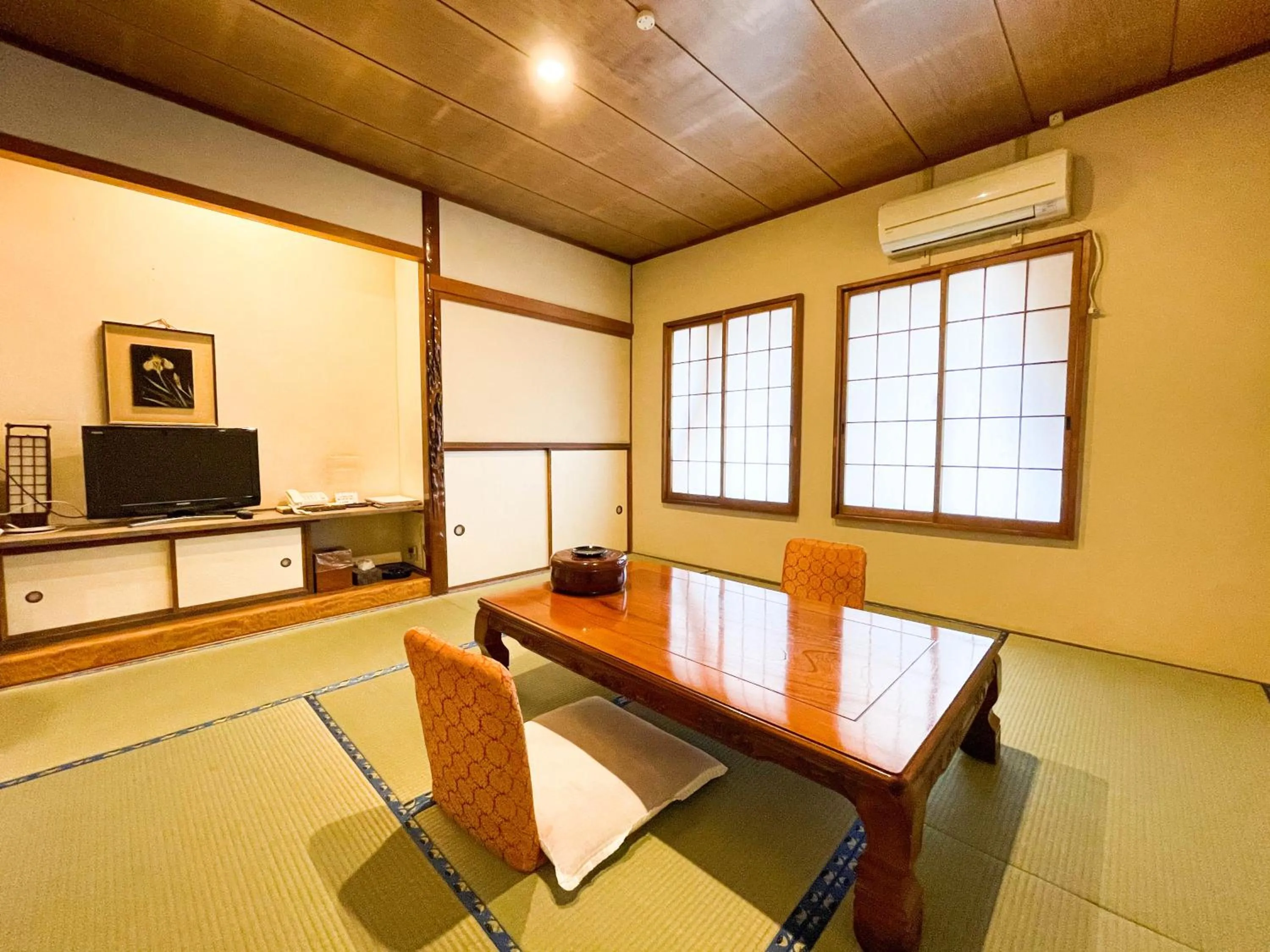 Seating area in Hotel Sumire ふぐ料理を愉しむ料理宿