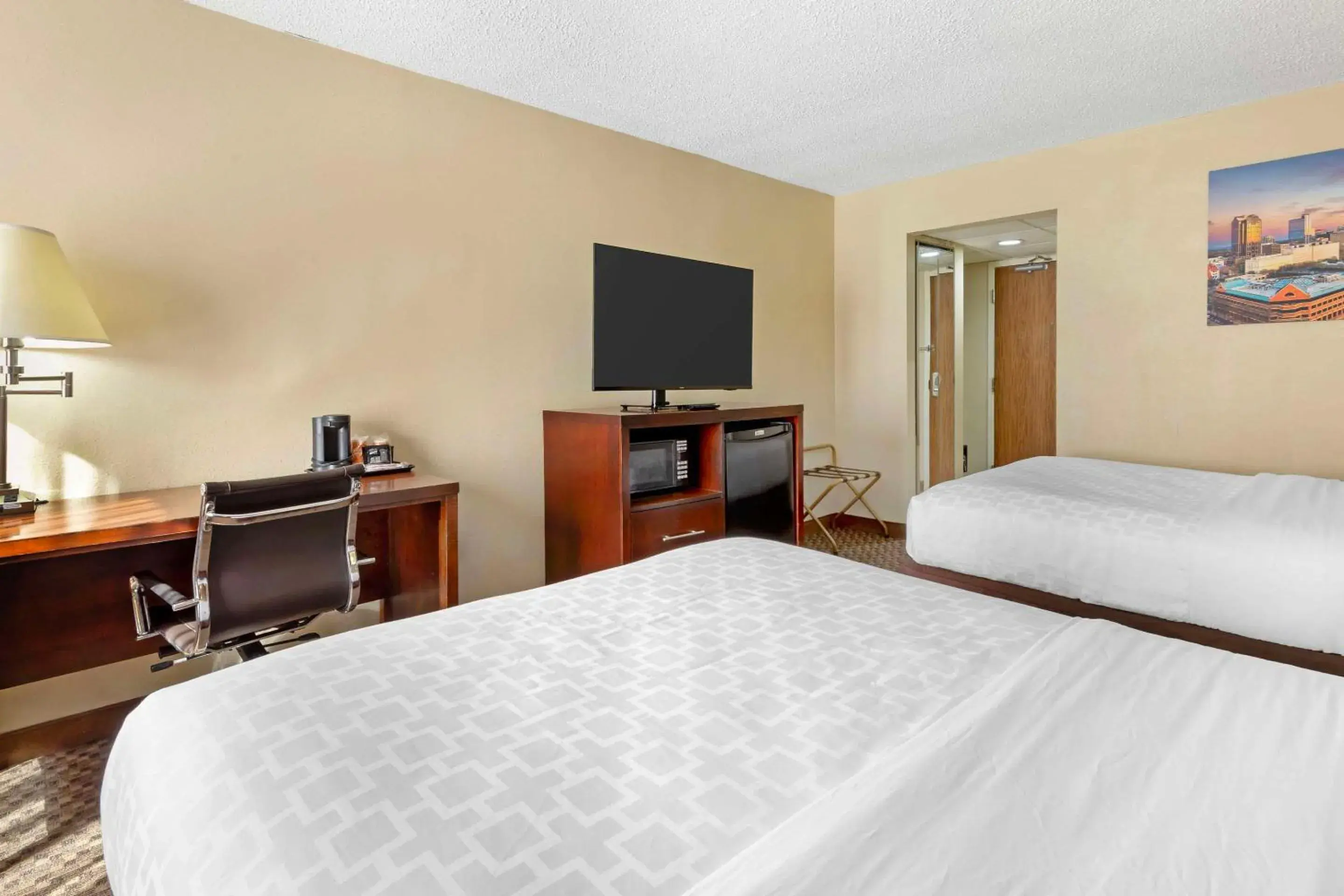 Bedroom, Bed in Clarion Pointe Research Triangle Park Durham Bedroom, Bed in Clarion Pointe Research Triangle Park Durham