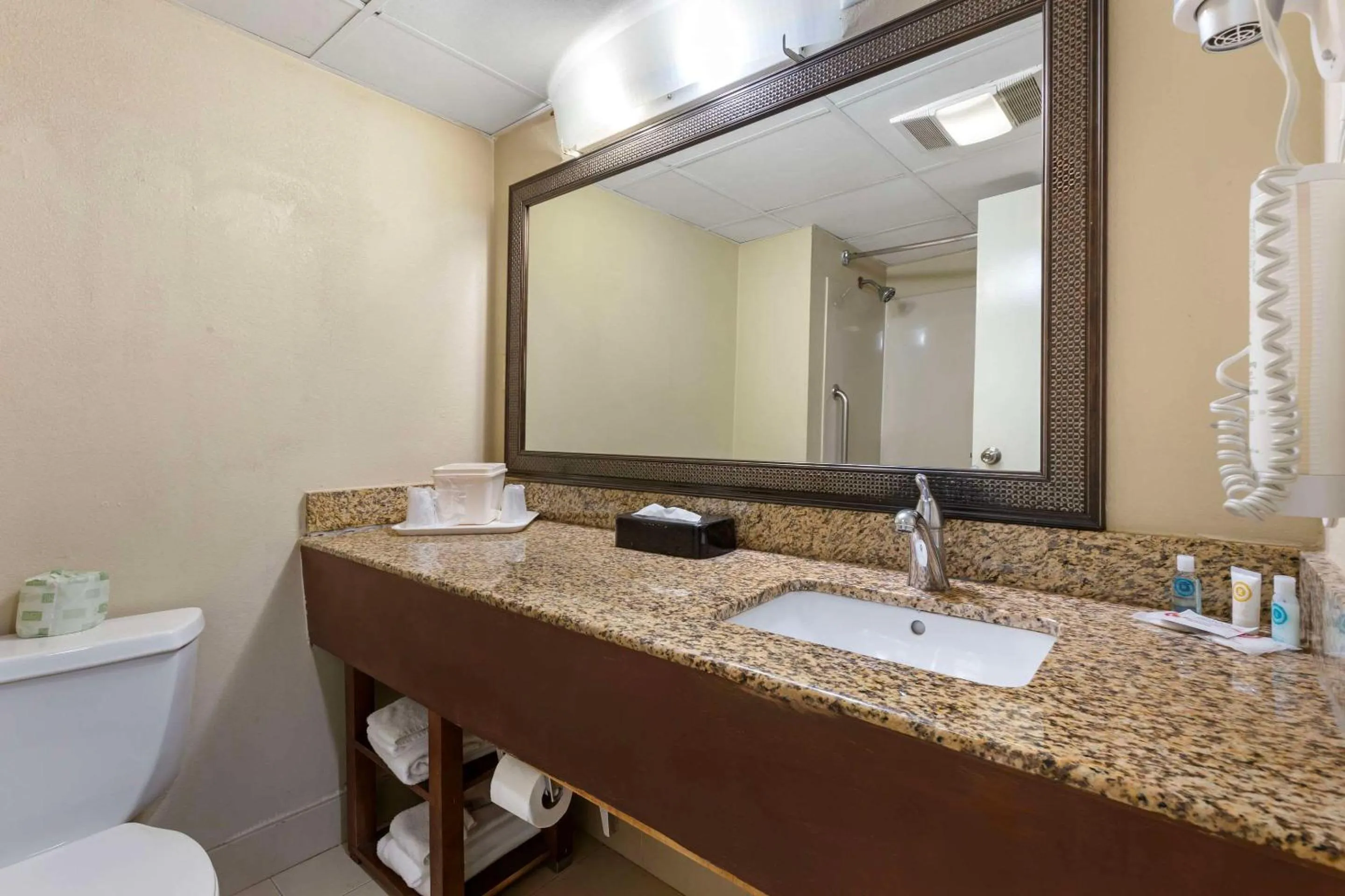 Bedroom in Clarion Pointe Durham Research Triangle Park