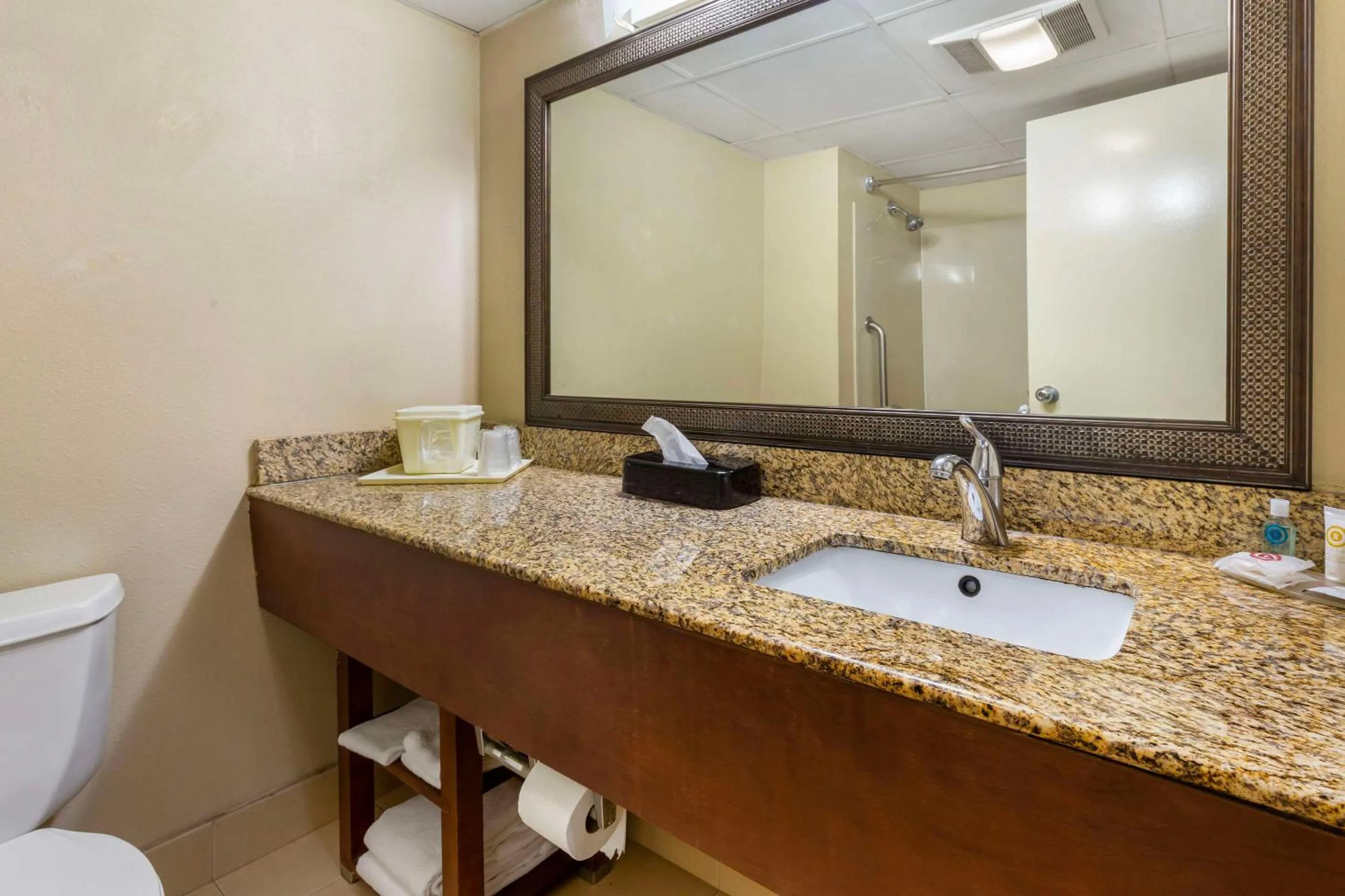 Bedroom in Clarion Pointe Durham Research Triangle Park