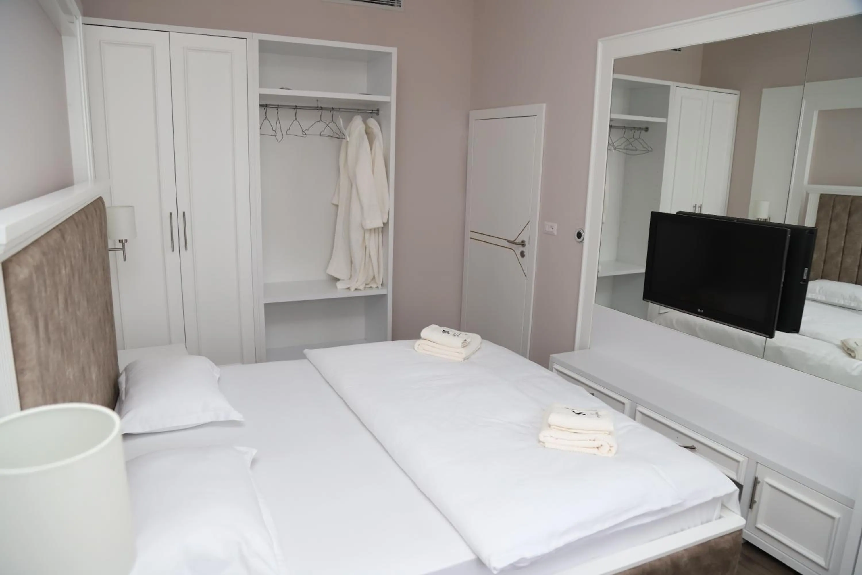 Bed in Sky Hotel