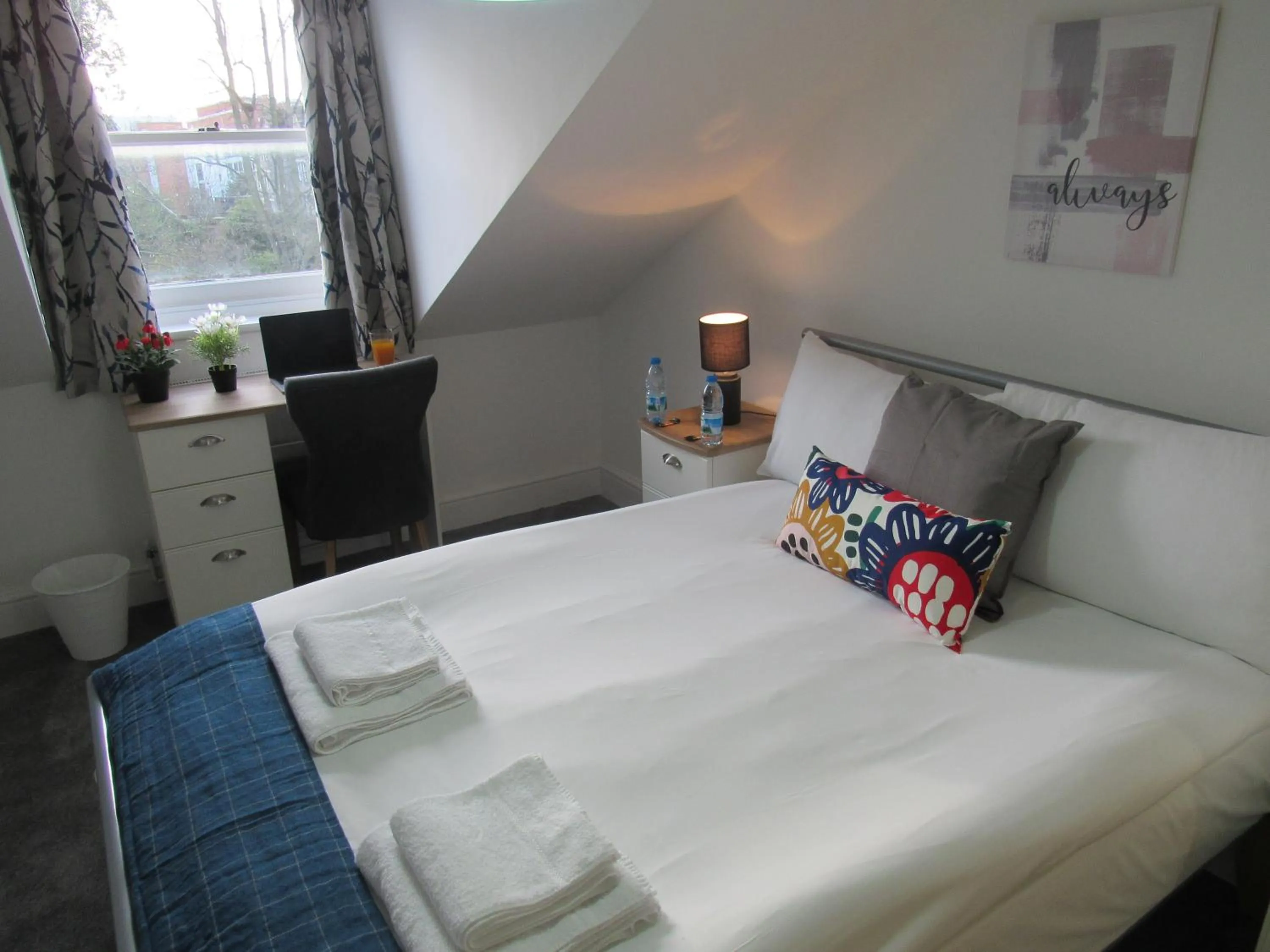 Bed in The Tas Suites - Tas Accommodations