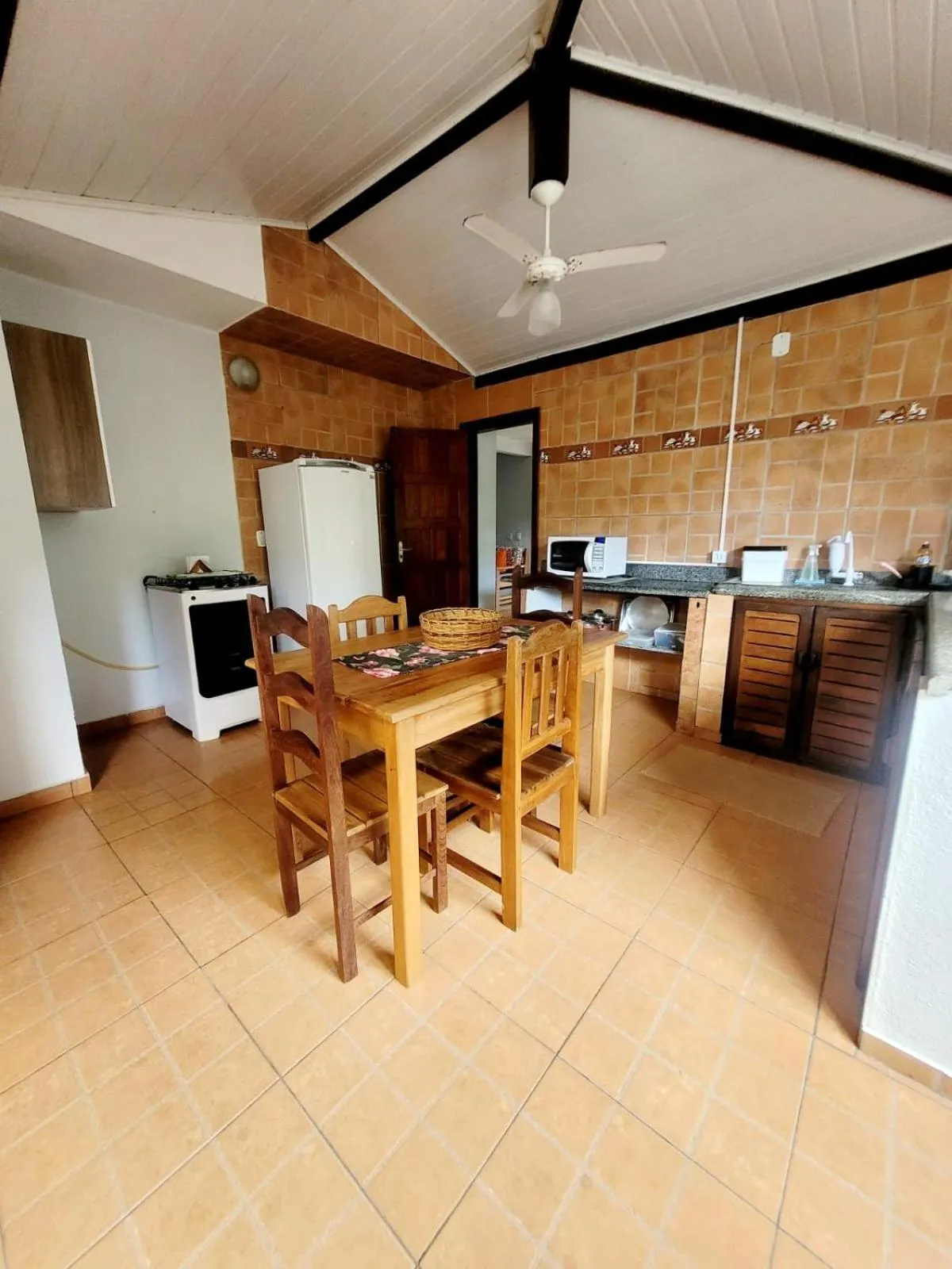 Kitchen or kitchenette in Residencial Maria Pitanga
