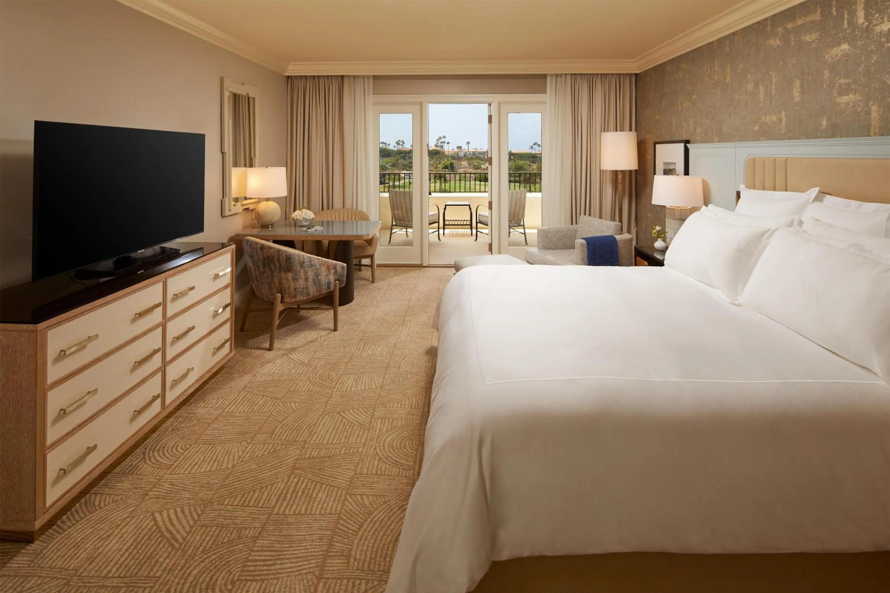 Bed in Waldorf Astoria Monarch Beach Resort & Club