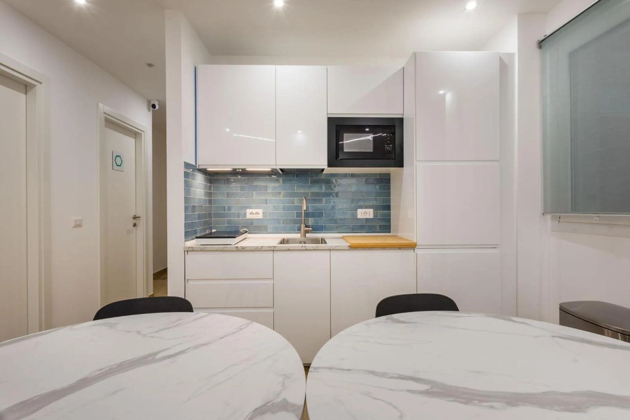 Communal kitchen, Bed in RomeCookSea Guest House