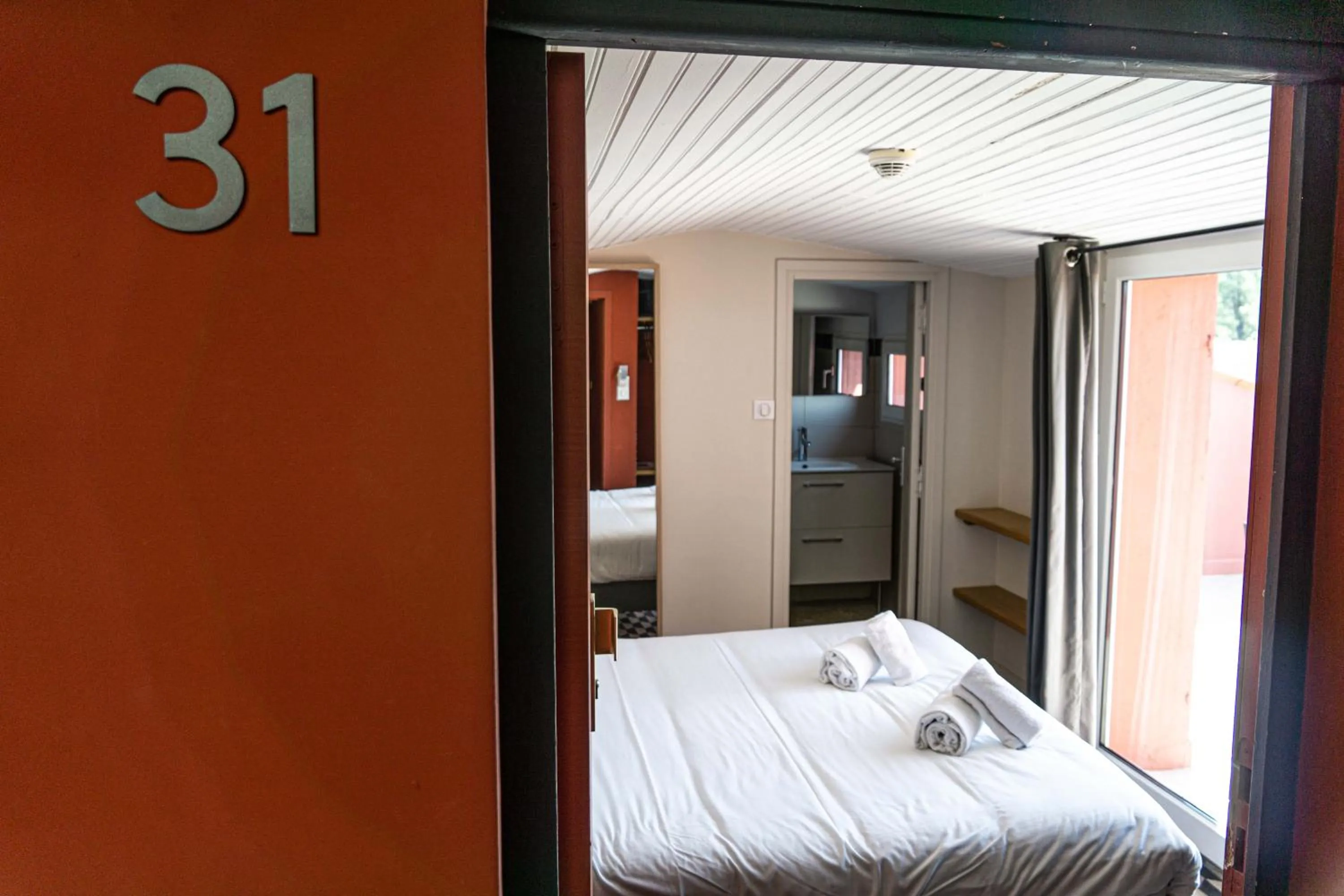 Balcony/Terrace, Bed in La Maison des Ocres - Provence