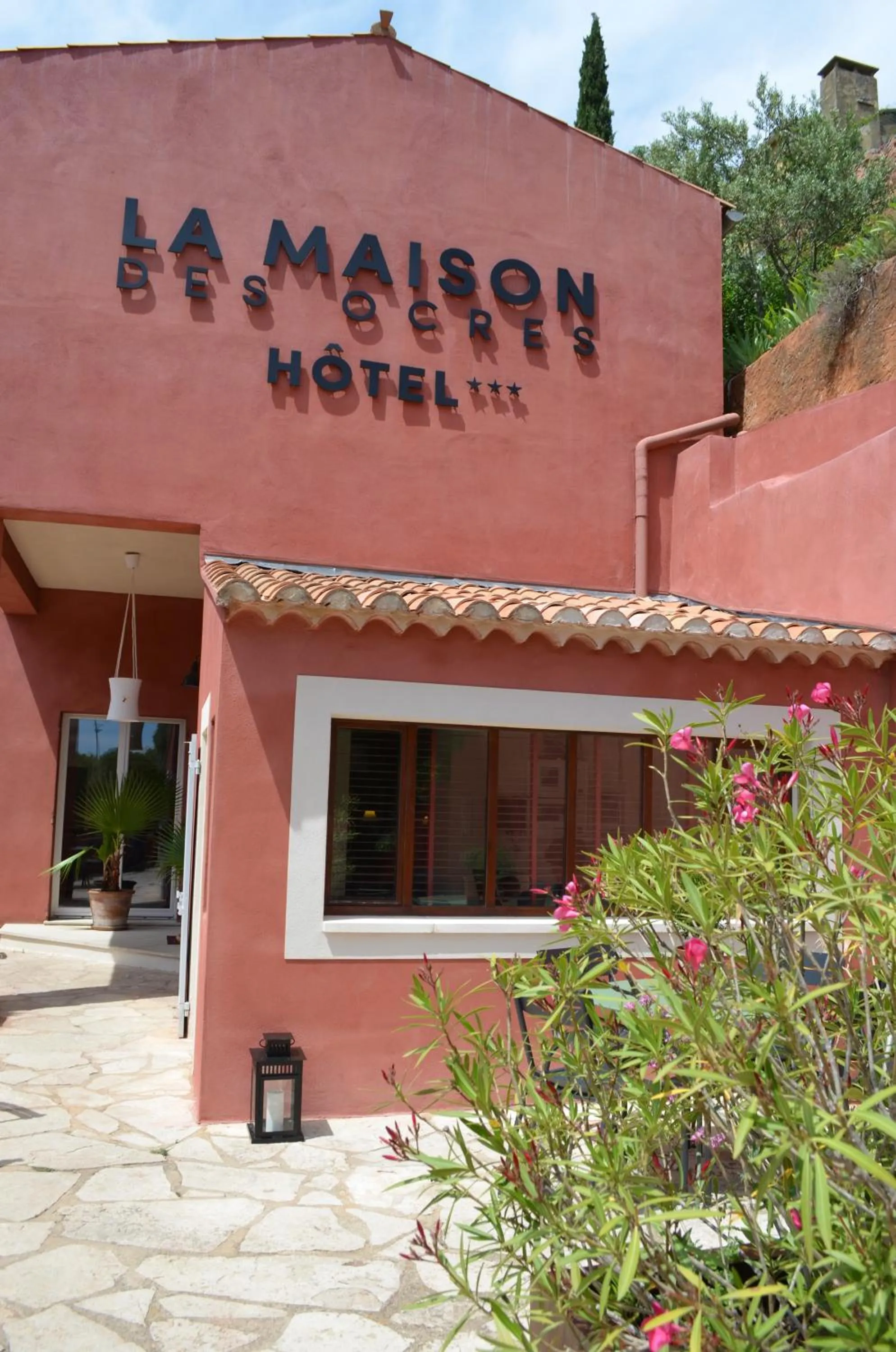 Facade/entrance in La Maison des Ocres - Provence