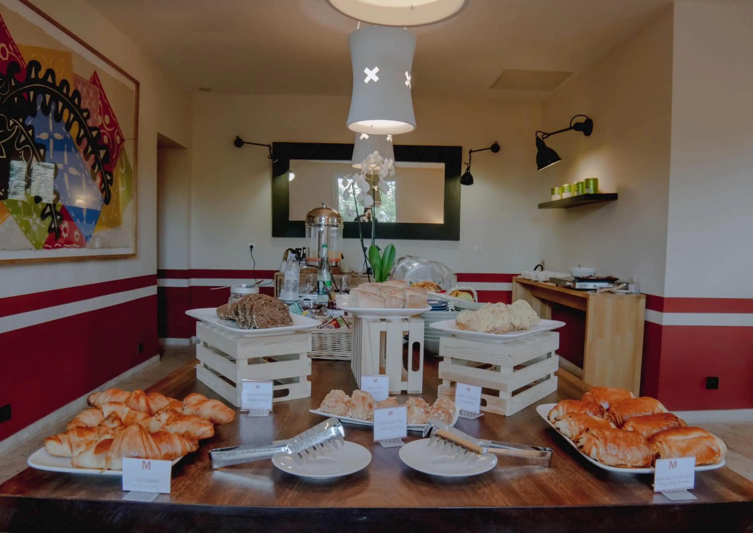 Buffet breakfast in La Maison des Ocres - Provence