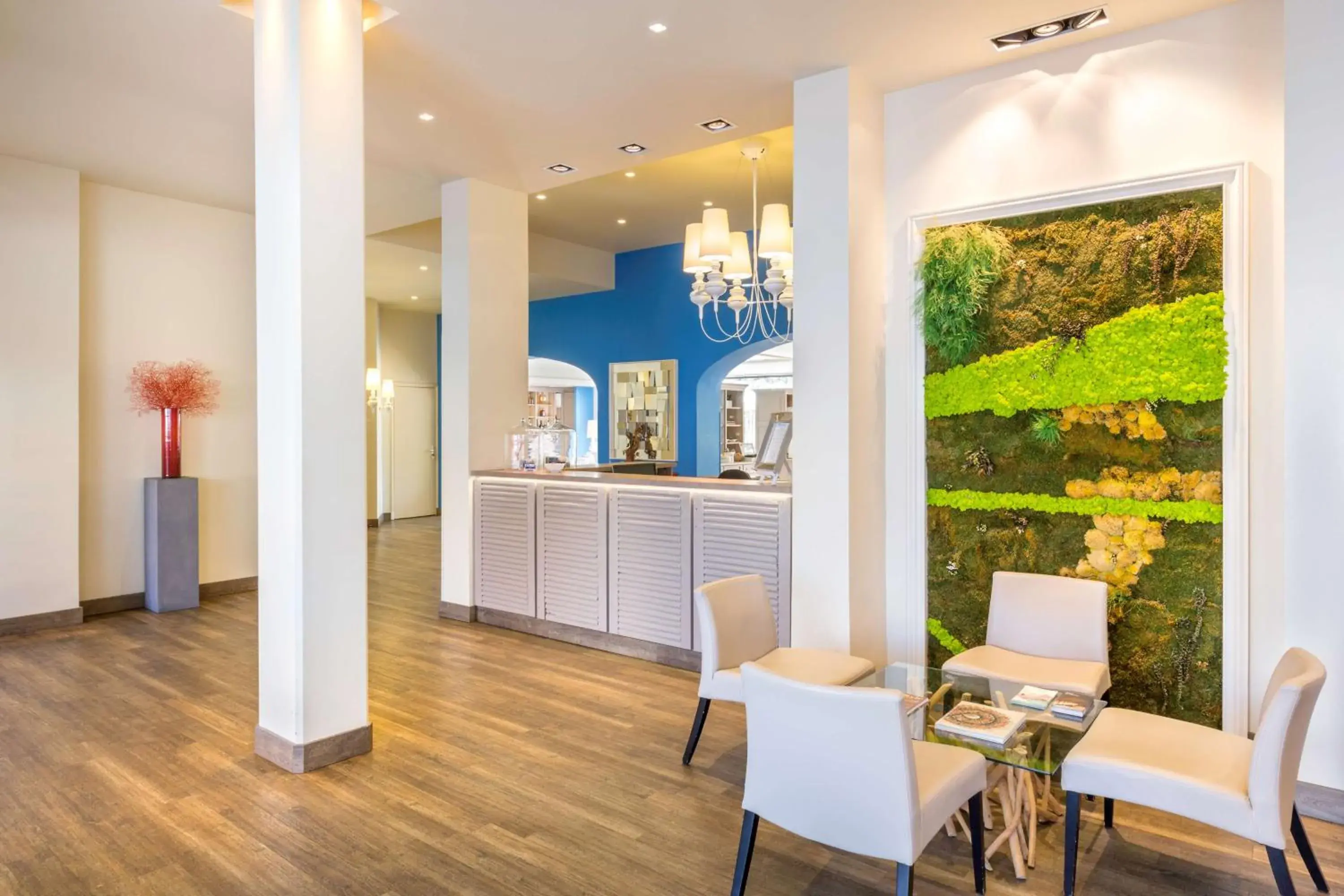 Lobby or reception in Best Western Hotel Matisse Lobby or reception in Best Western Hotel Matisse