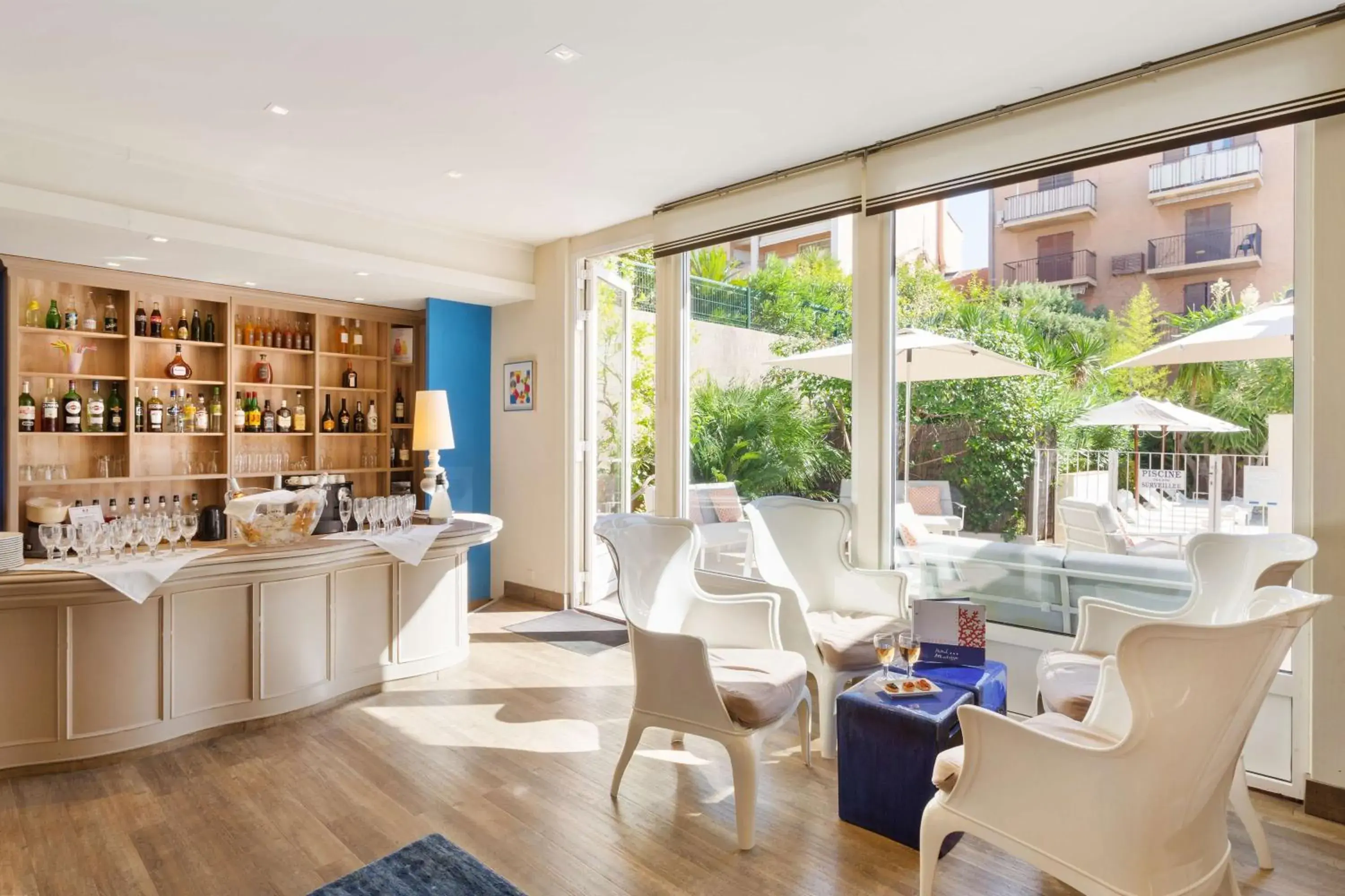 Lounge or bar in Best Western Hotel Matisse Lounge or bar in Best Western Hotel Matisse