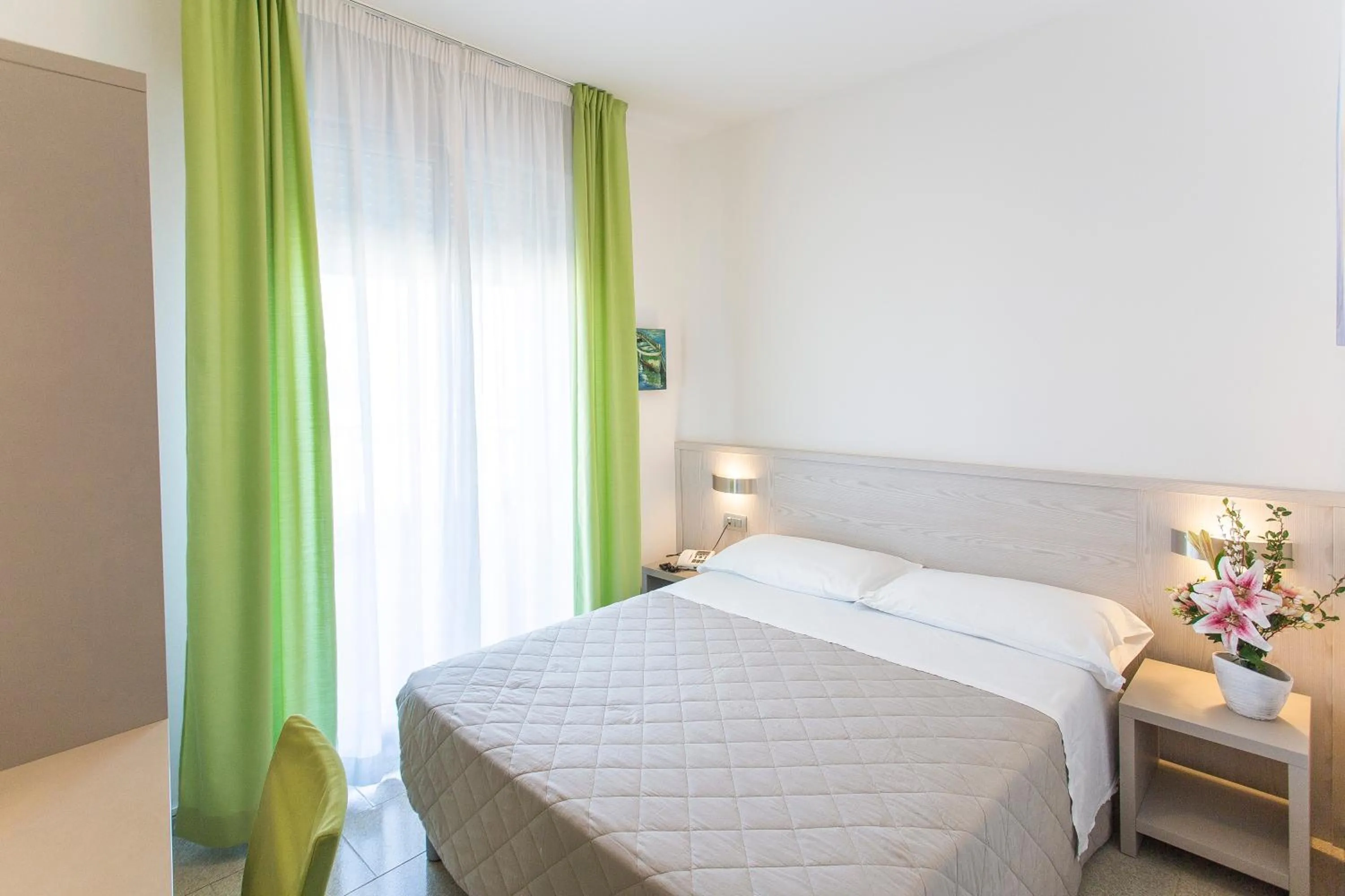 Bedroom, Bed in Hotel Touring