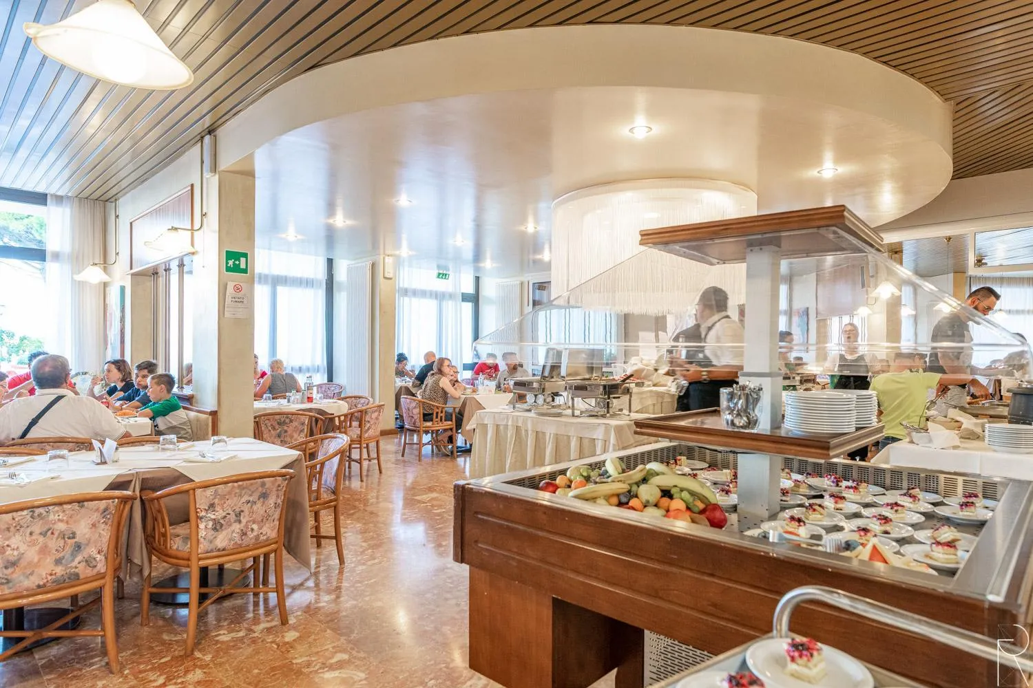 Restaurant/places to eat in Hotel Touring