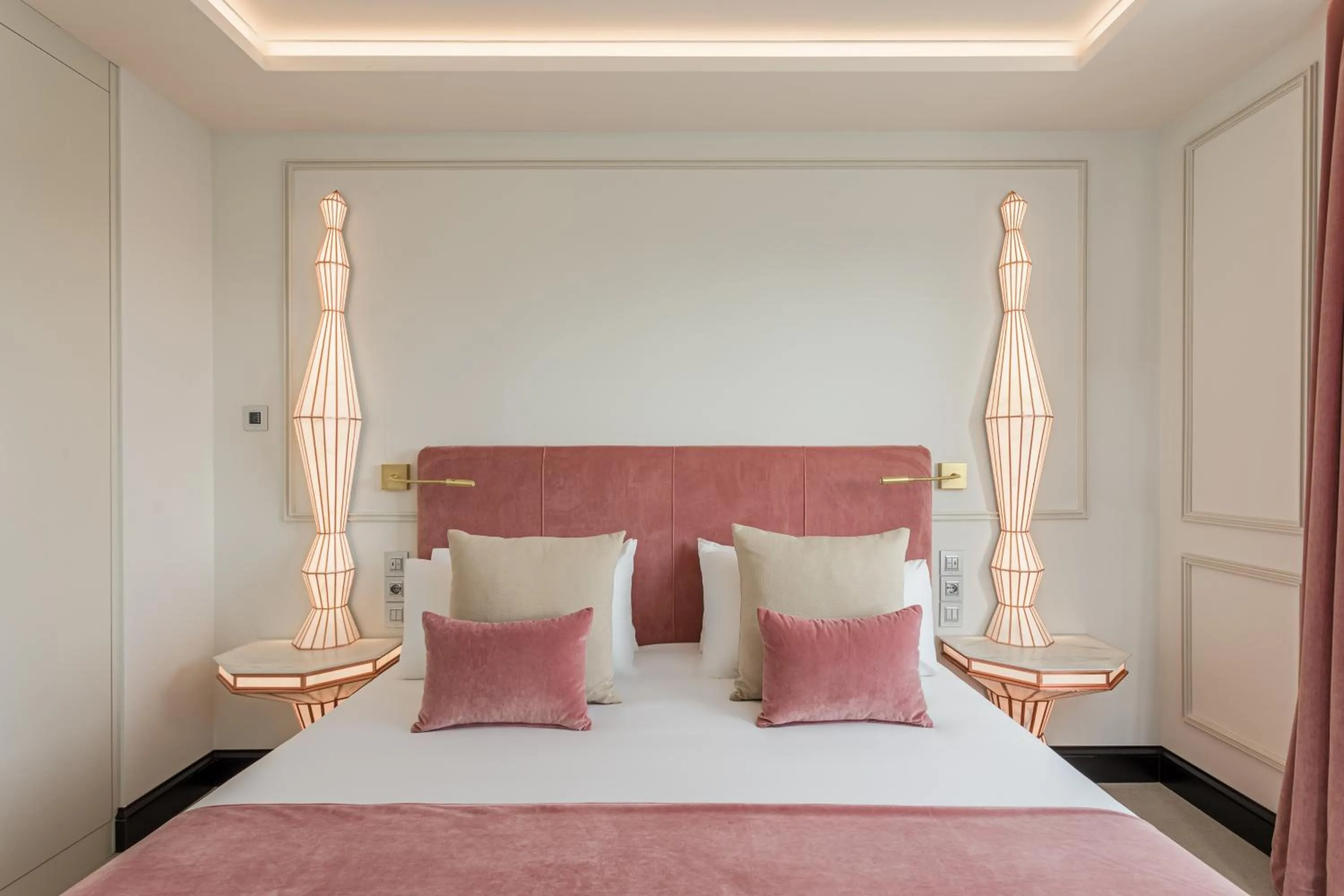 Bed in Room Mate Collection Gran Filippo, Rome-Fontana di Trevi