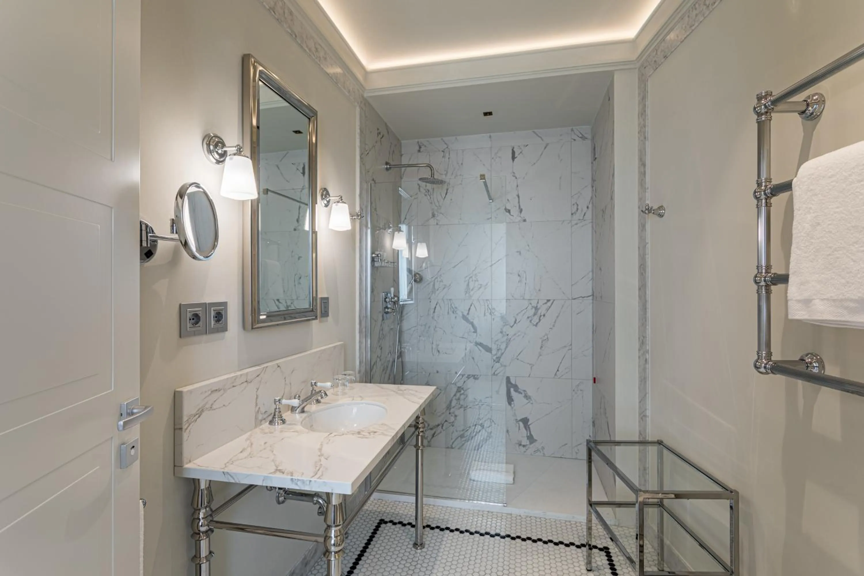 Bathroom in Room Mate Collection Gran Filippo, Rome-Fontana di Trevi