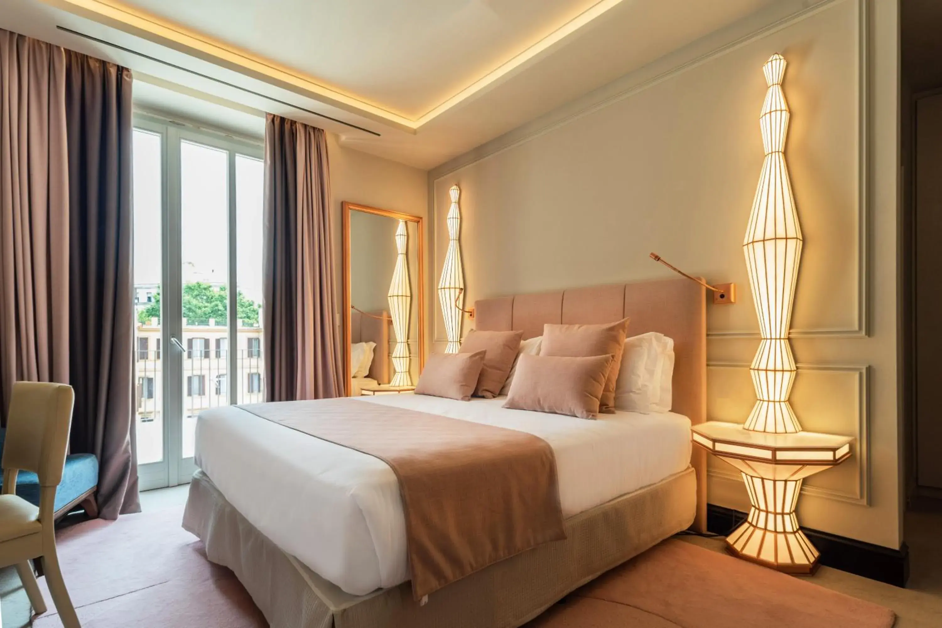 Bed in Room Mate Collection Gran Filippo, Rome-Fontana di Trevi Bed in Room Mate Collection Gran Filippo, Rome-Fontana di Trevi