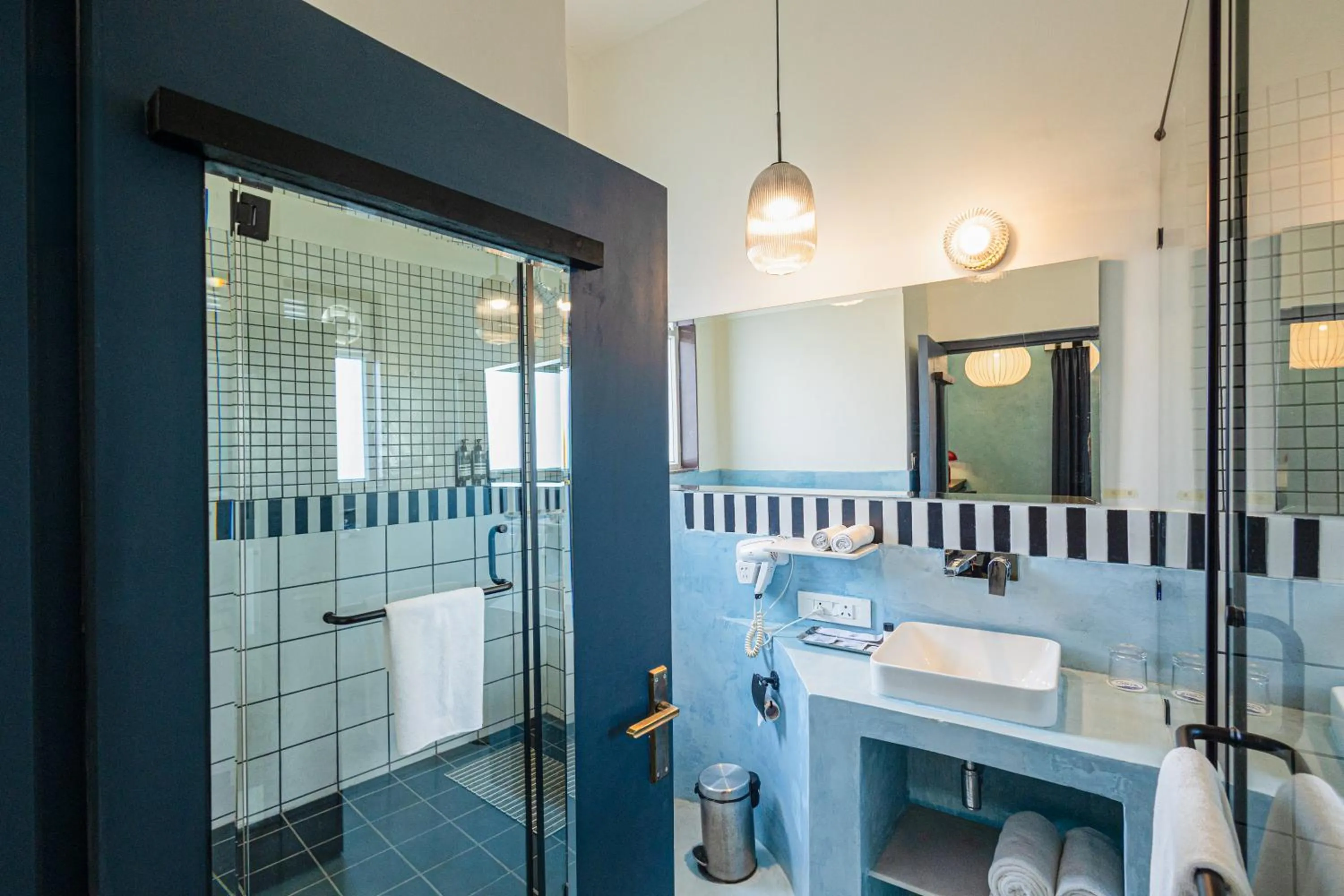 Shower in Casa Blanca Lakecity