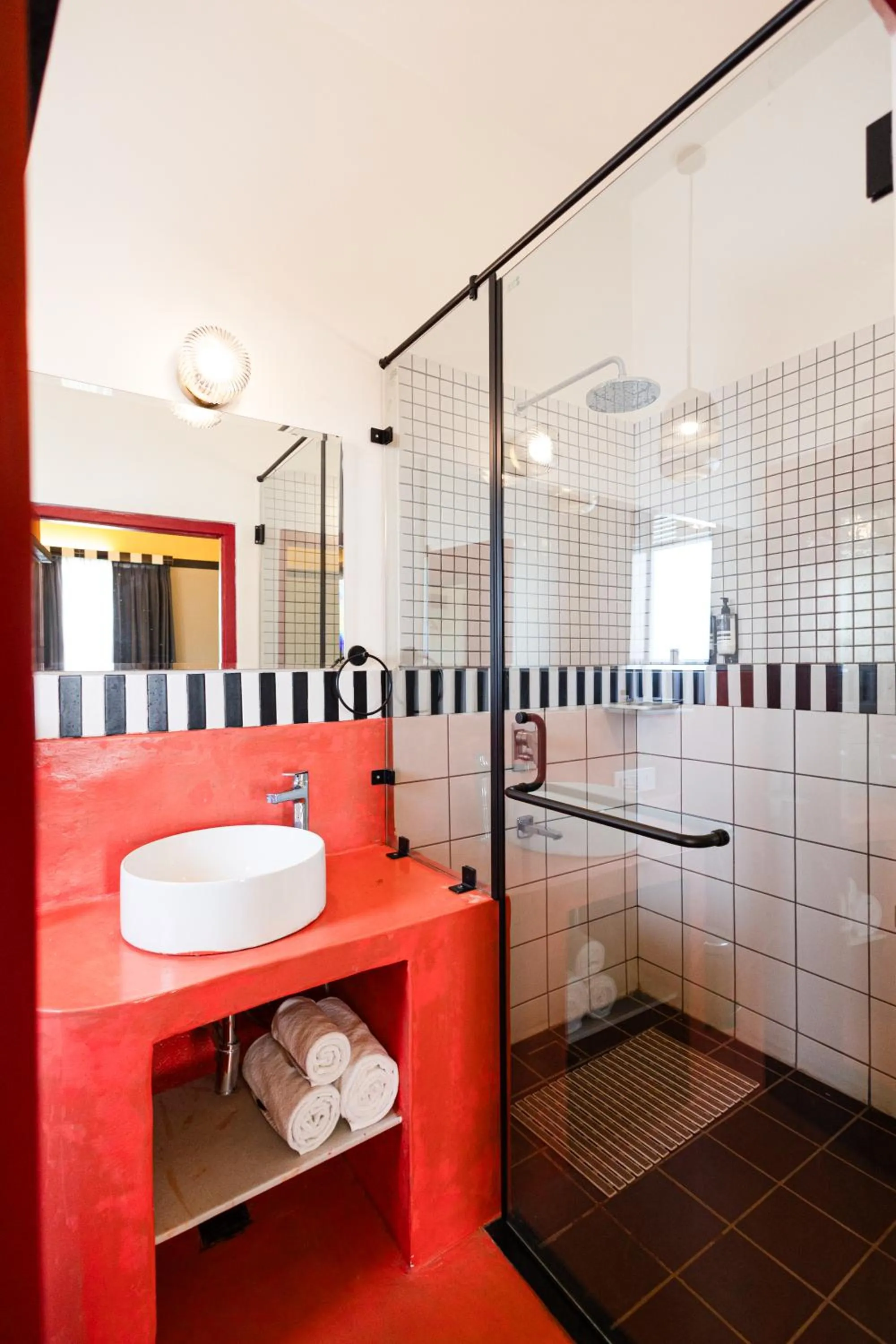 Shower in Casa Blanca Lakecity