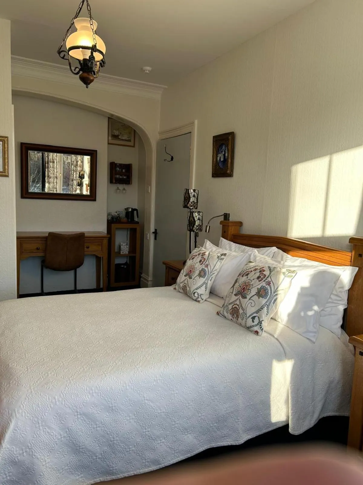 Bedroom, Bed in Greylands Guest House