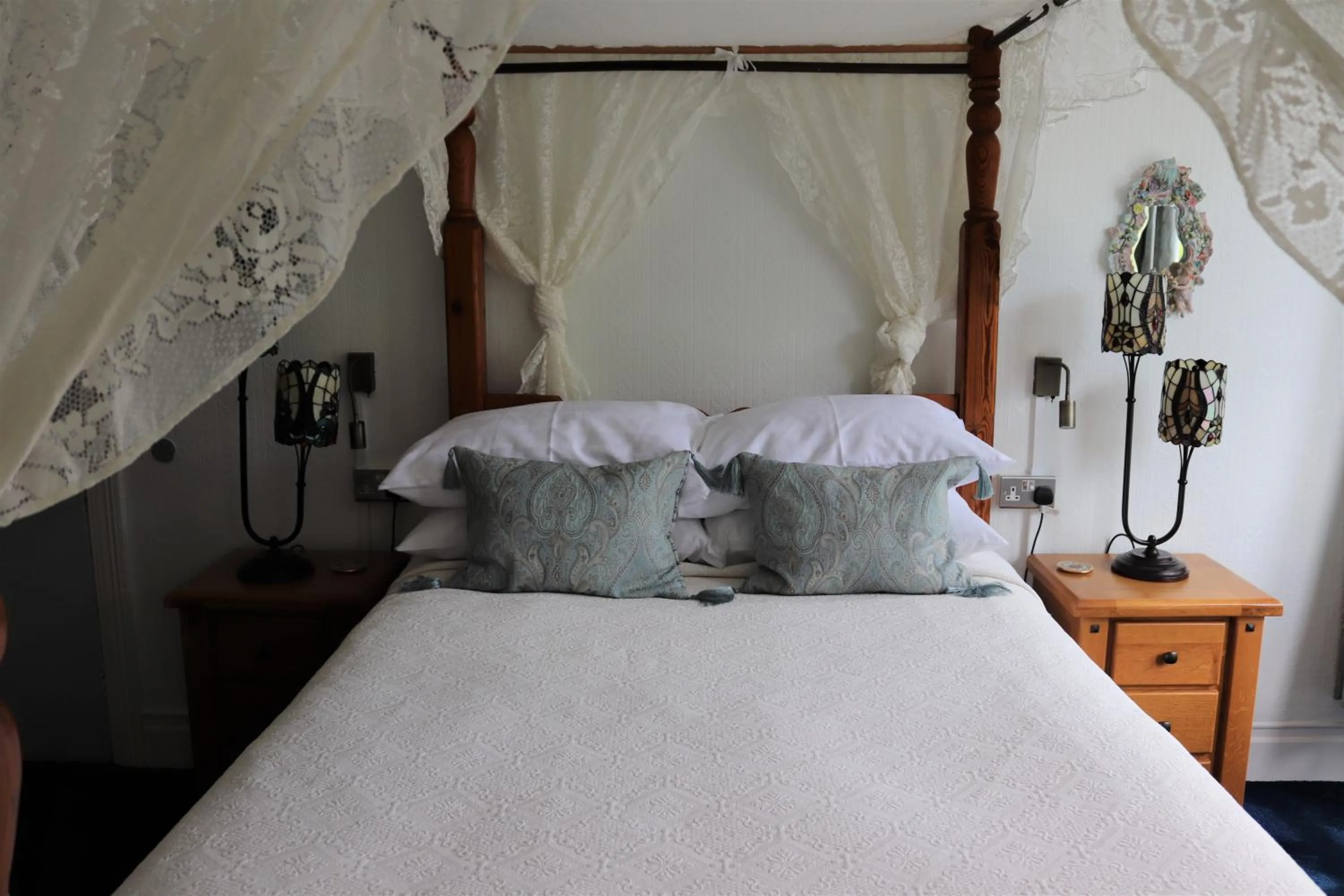 Bed in Greylands Guest House