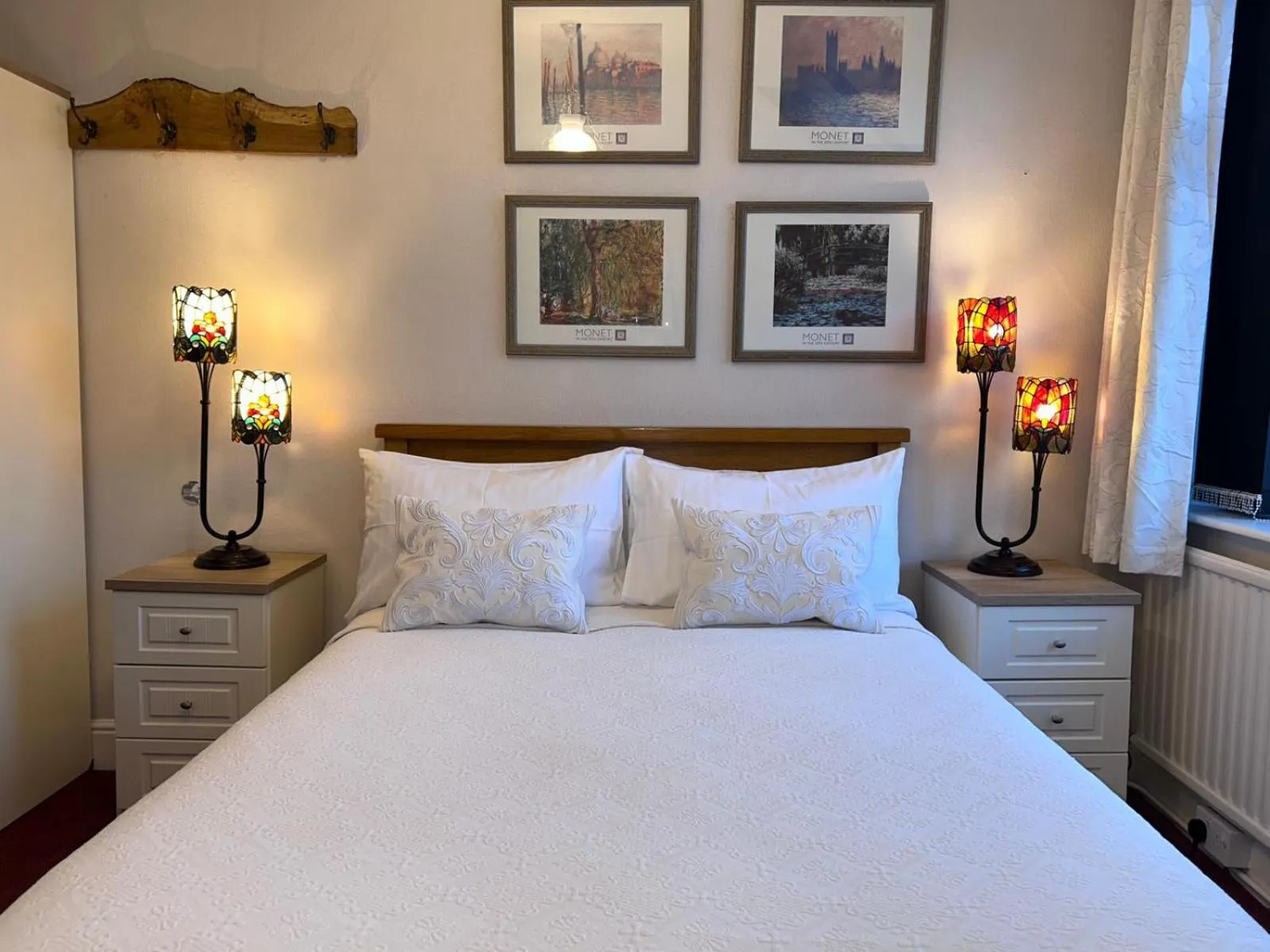 Bed in Greylands Guest House