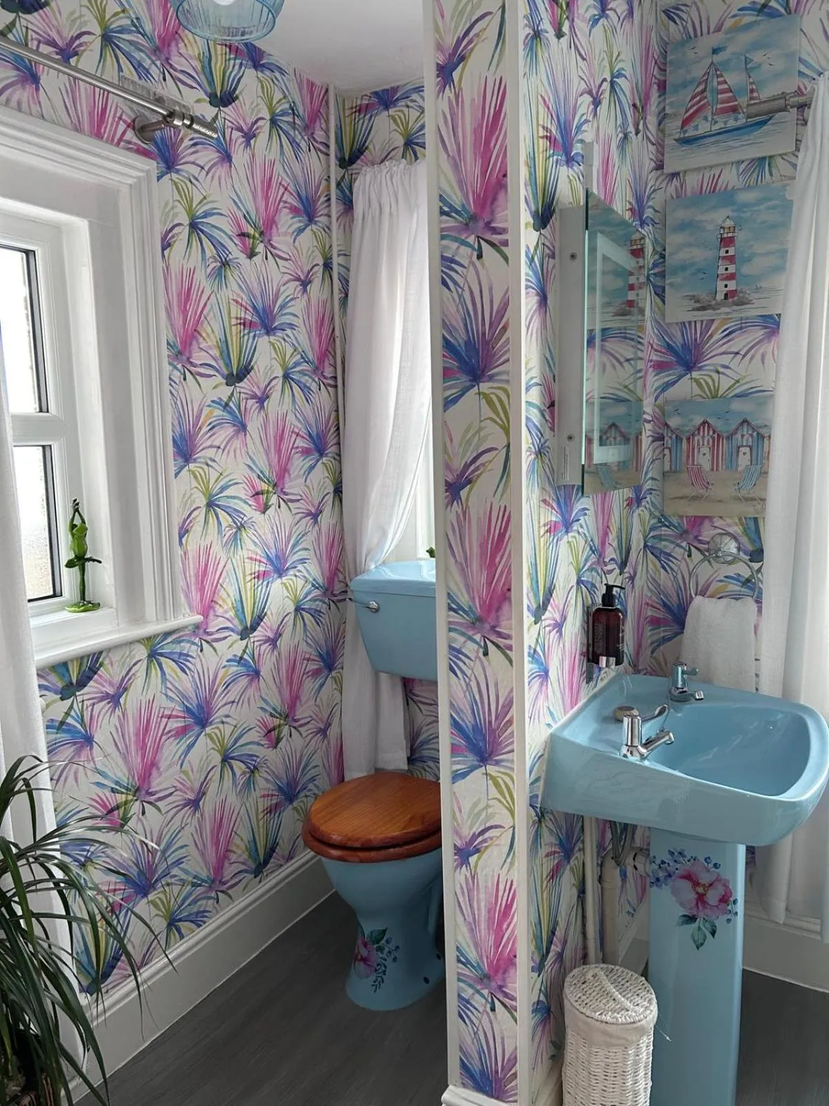 Bathroom in Greylands Guest House